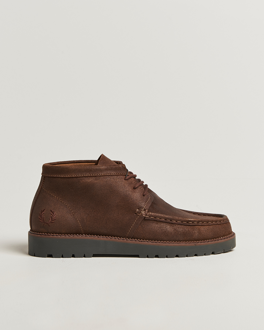 Homme | Fred Perry Kenny Waxed Suede Chukka Boot Burnt Tobacco | Fred Perry | Kenny Waxed Suede Chukka Boot Burnt Tobacco