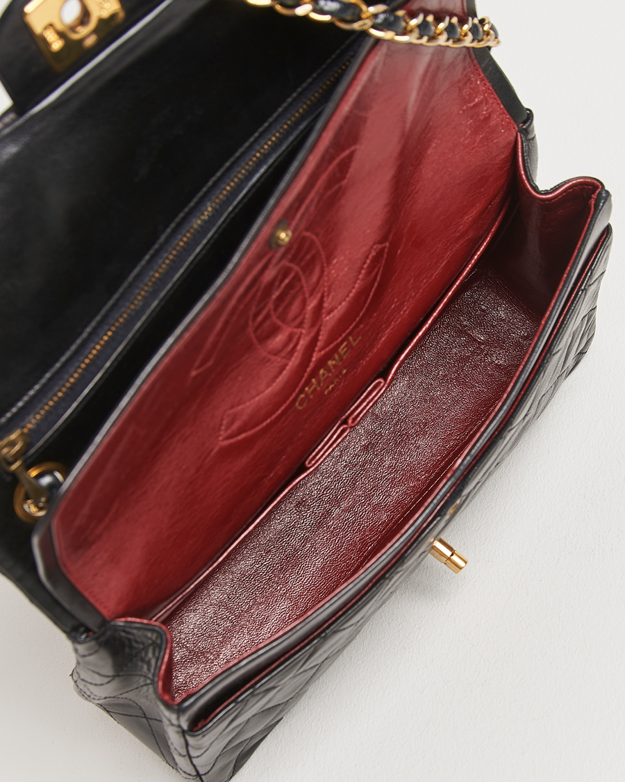 Homme | Chanel Pre-Owned Classic Double Flap Medium Lambskin Black | Chanel Pre-Owned | Classic Double Flap Medium Lambskin Black