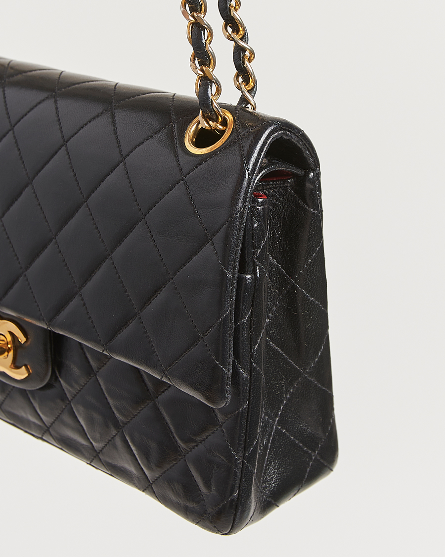 Homme | Chanel Pre-Owned Classic Double Flap Medium Lambskin Black | Chanel Pre-Owned | Classic Double Flap Medium Lambskin Black