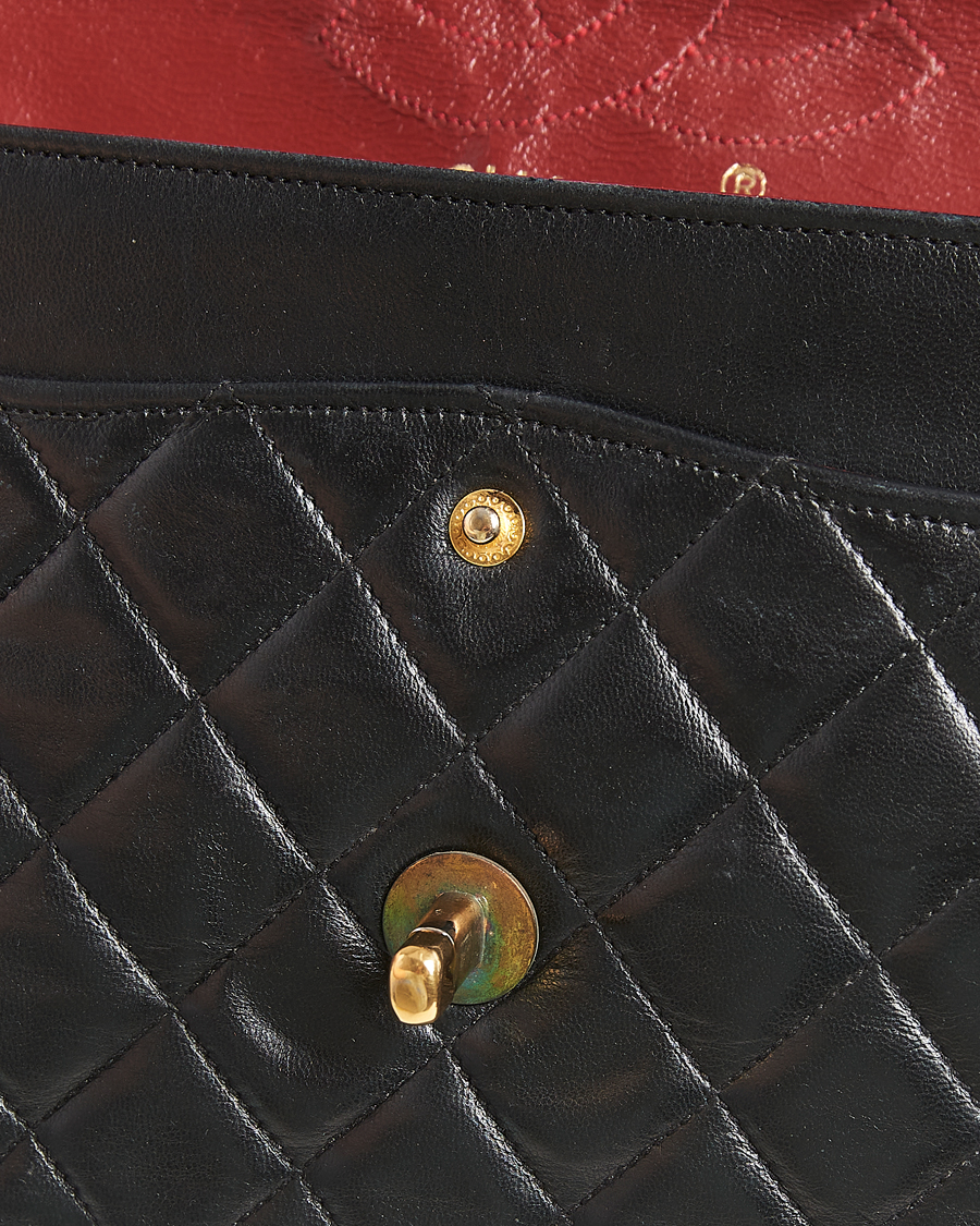 Homme | Pre-Owned & Vintage Bags | Chanel Pre-Owned | Classic Double Flap Medium Lambskin Black