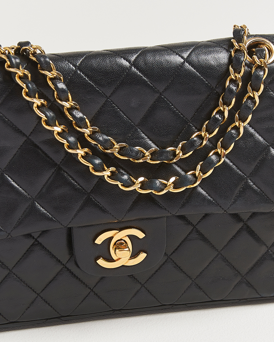 Homme | Pre-Owned & Vintage Bags | Chanel Pre-Owned | Classic Double Flap Medium Lambskin Black
