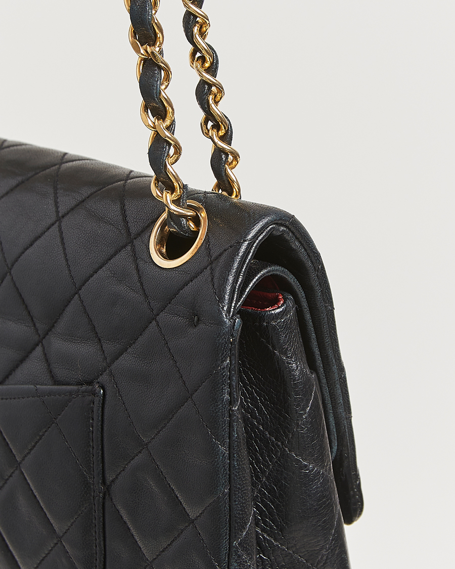 Homme | Pre-Owned & Vintage Bags | Chanel Pre-Owned | Classic Double Flap Medium Lambskin Black