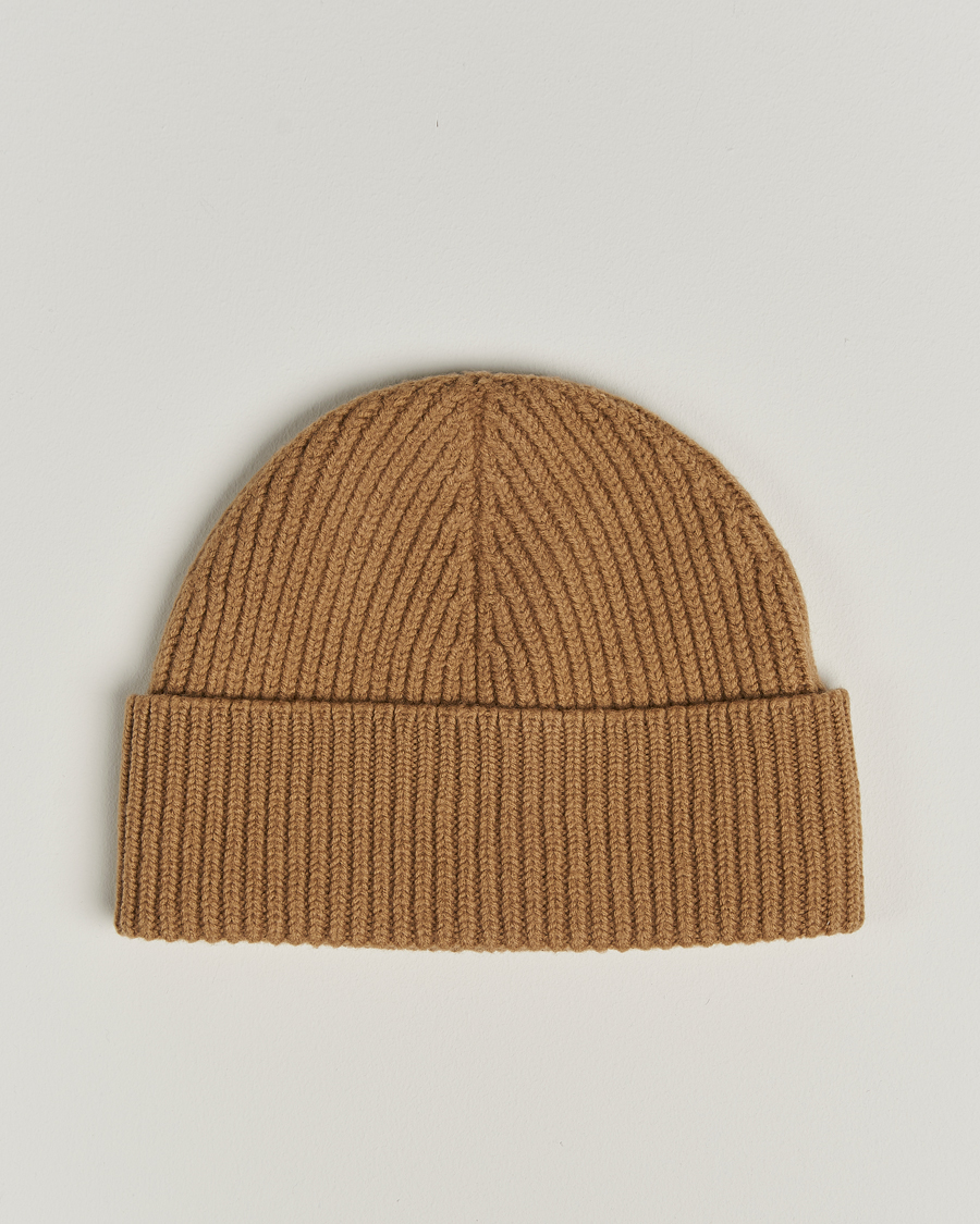 Homme | AMI Heart Logo Beanie Camel | AMI | Heart Logo Beanie Camel