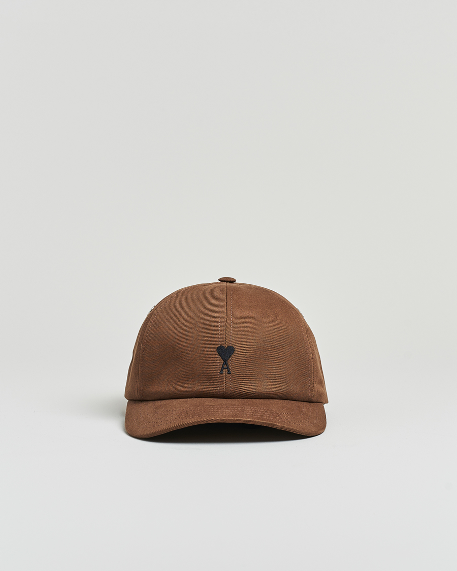 Homme | AMI Black Heart Logo Cap Noisette | AMI | Black Heart Logo Cap Noisette