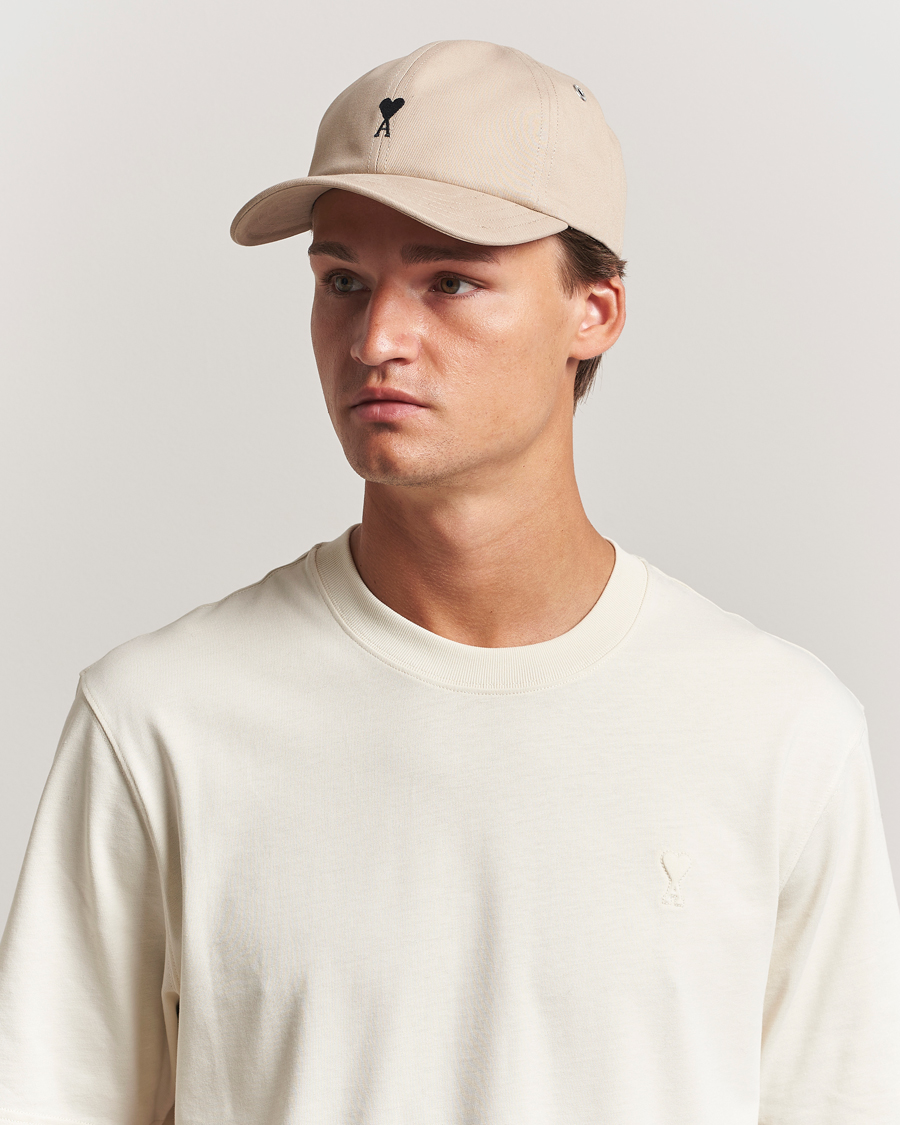 Homme | AMI Black Heart Logo Cap Cafe Creme | AMI | Black Heart Logo Cap Cafe Creme