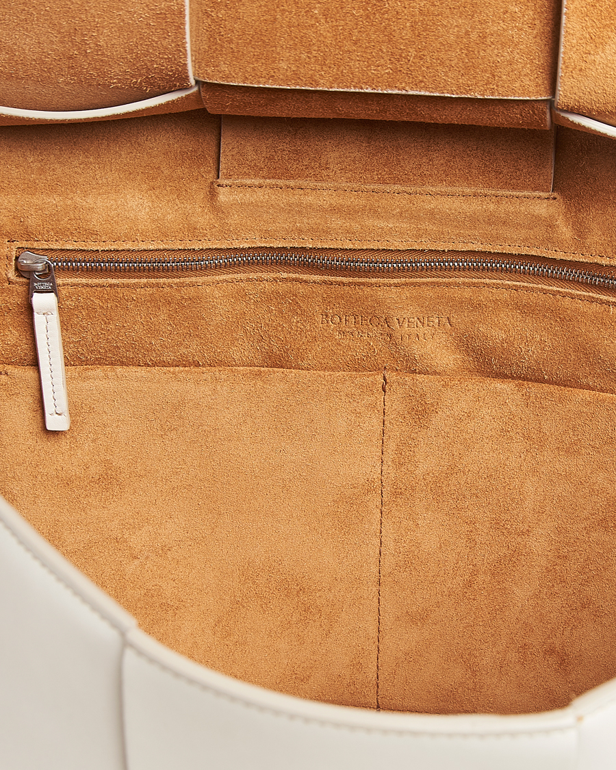 Homme | Bottega Veneta Pre-Owned Intrecciato Arco Small White | Bottega Veneta Pre-Owned | Intrecciato Arco Small White