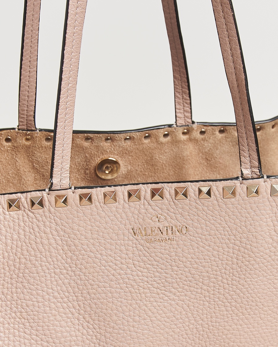 Homme | Valentino Pre-Owned Medium Rockstud Tote Bag Poudre | Valentino Pre-Owned | Medium Rockstud Tote Bag Poudre