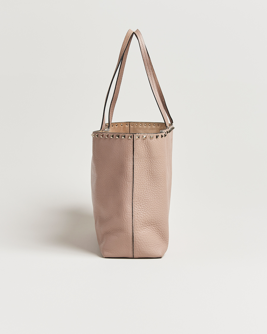 Homme | Valentino Pre-Owned Medium Rockstud Tote Bag Poudre | Valentino Pre-Owned | Medium Rockstud Tote Bag Poudre