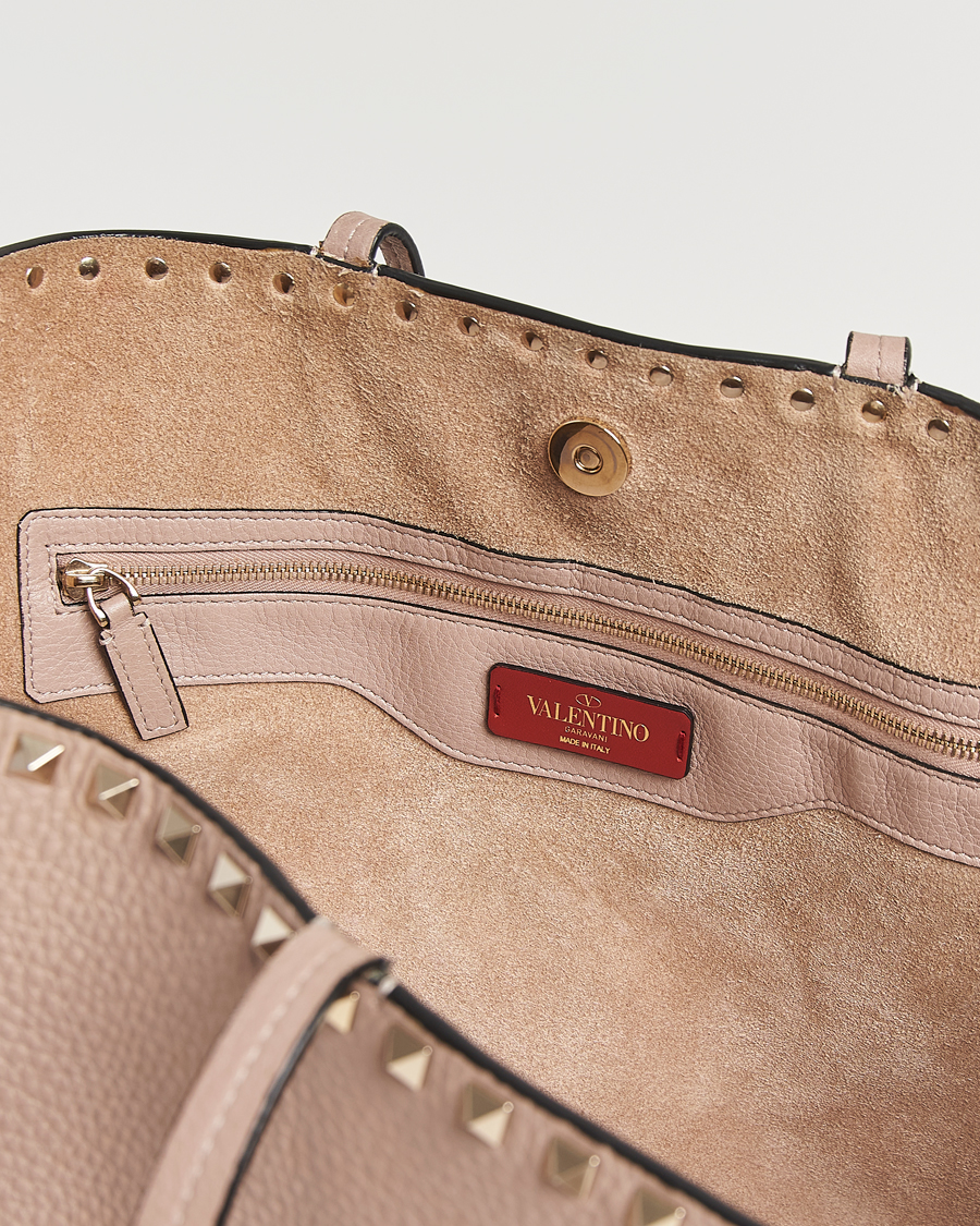 Homme | Valentino Pre-Owned Medium Rockstud Tote Bag Poudre | Valentino Pre-Owned | Medium Rockstud Tote Bag Poudre