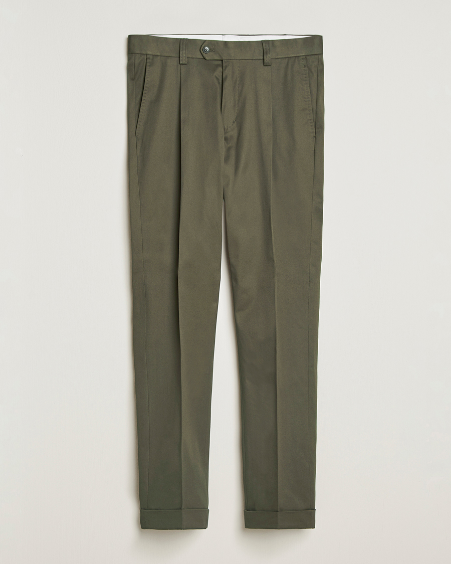 Homme | Pantalons | Tiger of Sweden | Tenuta Pleated Cotton Trousers Deep Olive