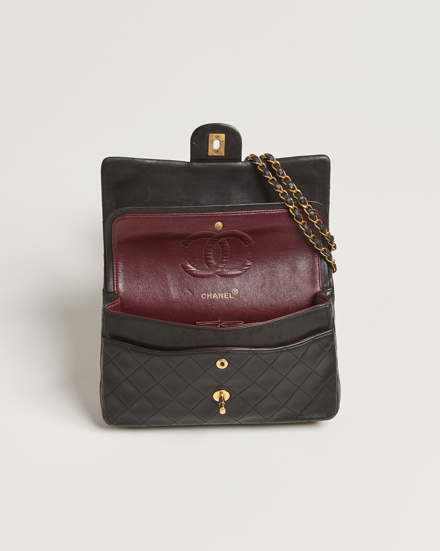 Homme | Chanel Pre-Owned Classic Double Flap Medium Lambskin Black | Chanel Pre-Owned | Classic Double Flap Medium Lambskin Black