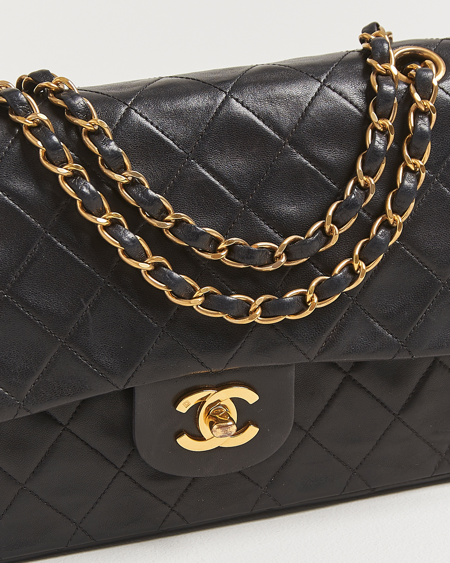 Homme | Chanel Pre-Owned Classic Double Flap Medium Lambskin Black | Chanel Pre-Owned | Classic Double Flap Medium Lambskin Black