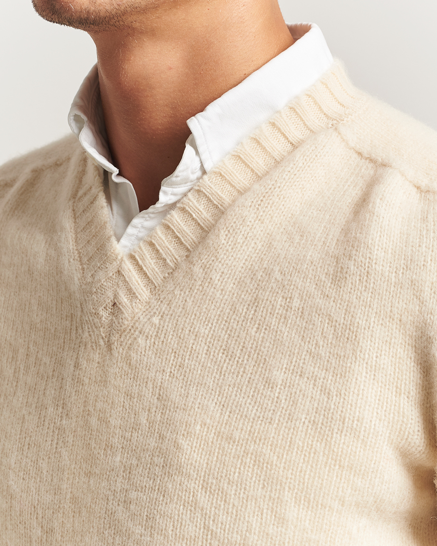 Homme | Pulls Et Tricots | Harley Of Scotland for Care of Carl | Harley Of Scotland Brushed Supersoft Lambswool V-Neck Vanilla