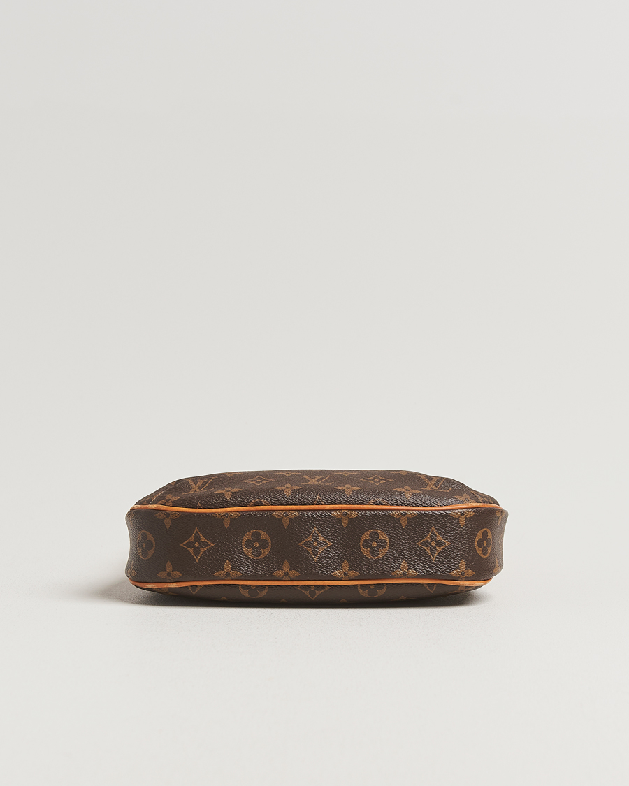 Homme | Louis Vuitton Pre-Owned Odeon PM Bag Monogram | Louis Vuitton Pre-Owned | Odeon PM Bag Monogram