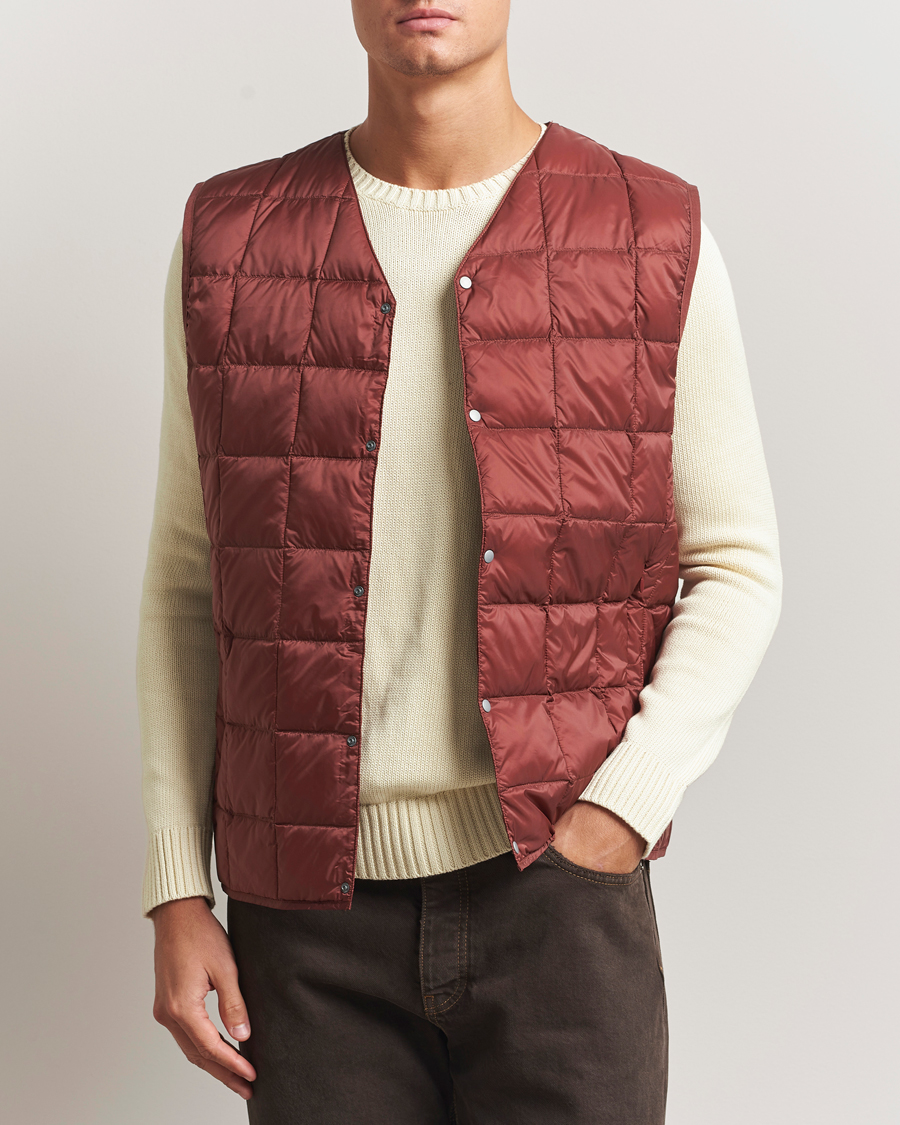 Homme | Manteaux Et Vestes | TAION | V-Neck Lightweight Down Vest Dark Red