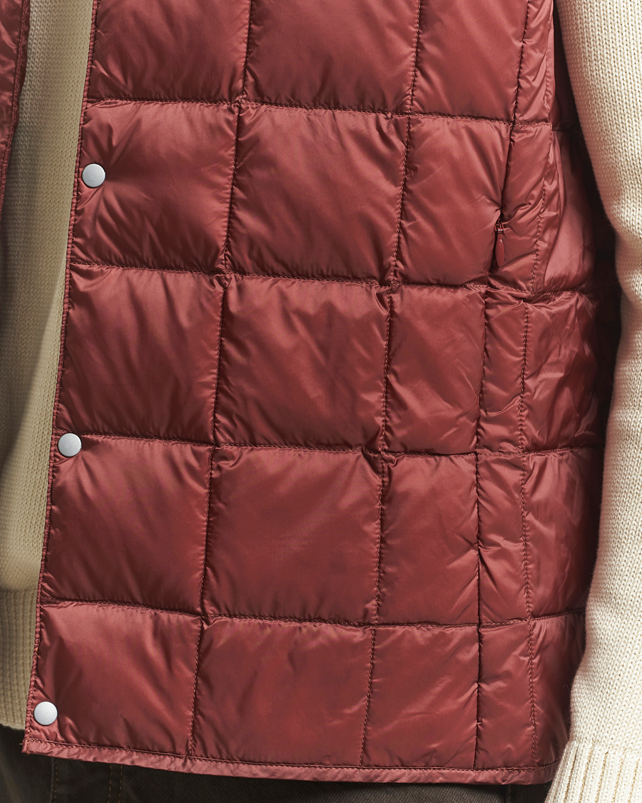 Homme | Manteaux Et Vestes | TAION | V-Neck Lightweight Down Vest Dark Red
