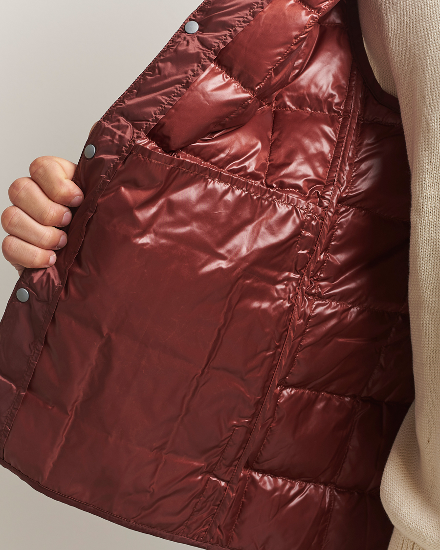 Homme | Manteaux Et Vestes | TAION | V-Neck Lightweight Down Vest Dark Red
