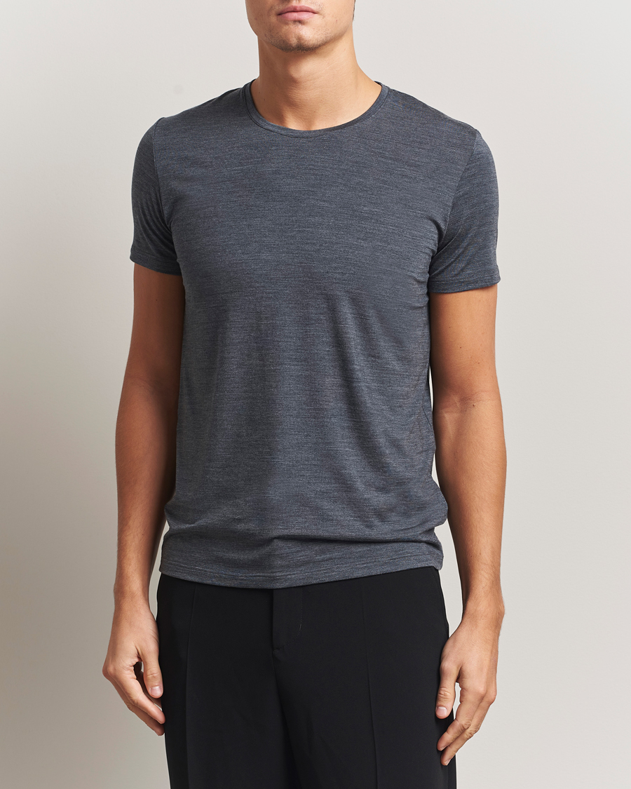 Homme | T-shirts | Falke | Clima Wool Crew Neck T-Shirt Dark Grey Heather