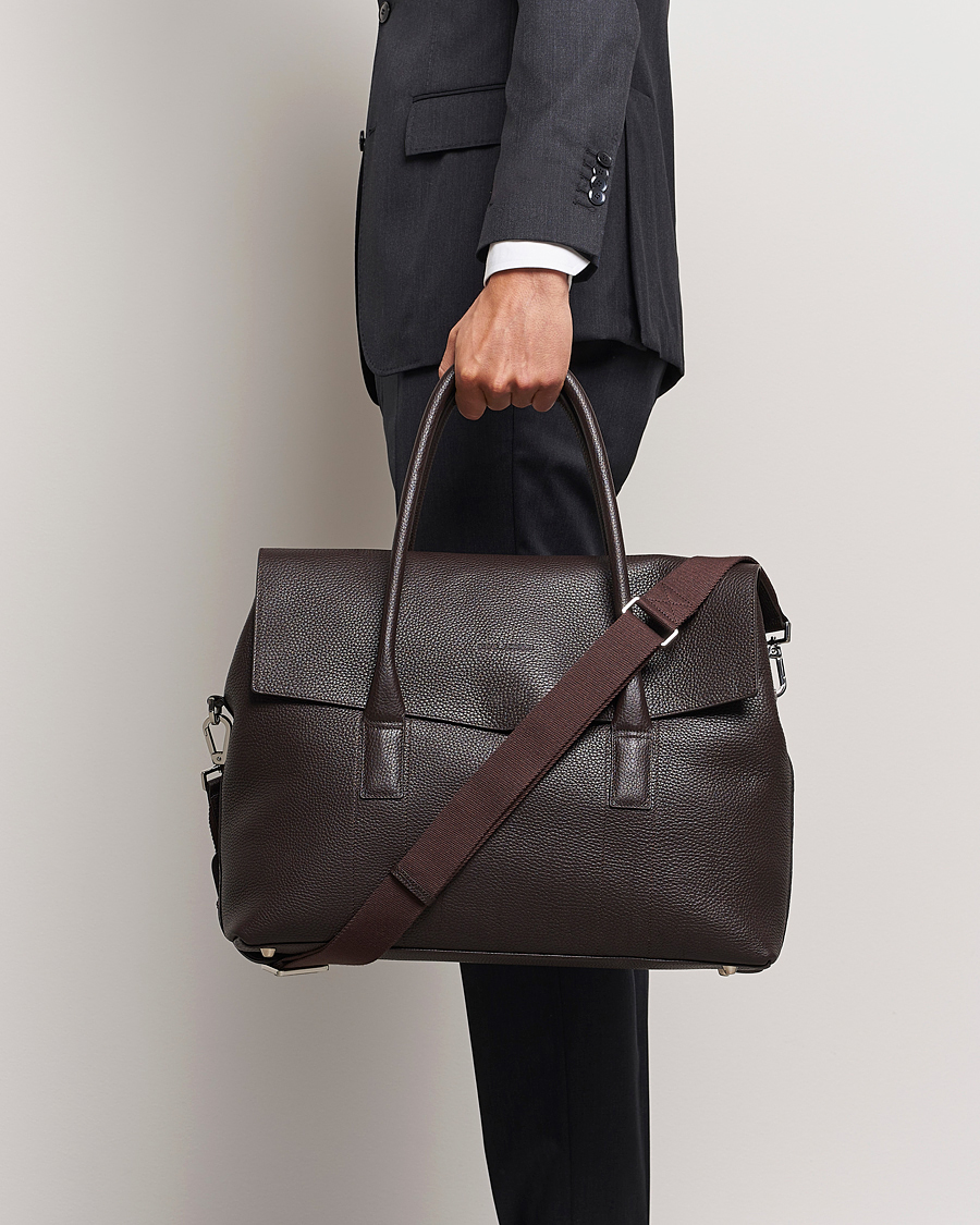 Homme | Oscar Jacobson Overnight Leather Bag Dark Mud Brown | Oscar Jacobson | Overnight Leather Bag Dark Mud Brown