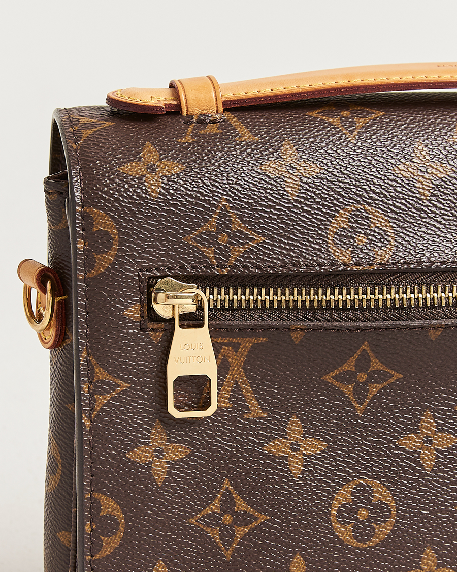 Homme | Louis Vuitton Pre-Owned Pochette Métis Monogram | Louis Vuitton Pre-Owned | Pochette Métis Monogram