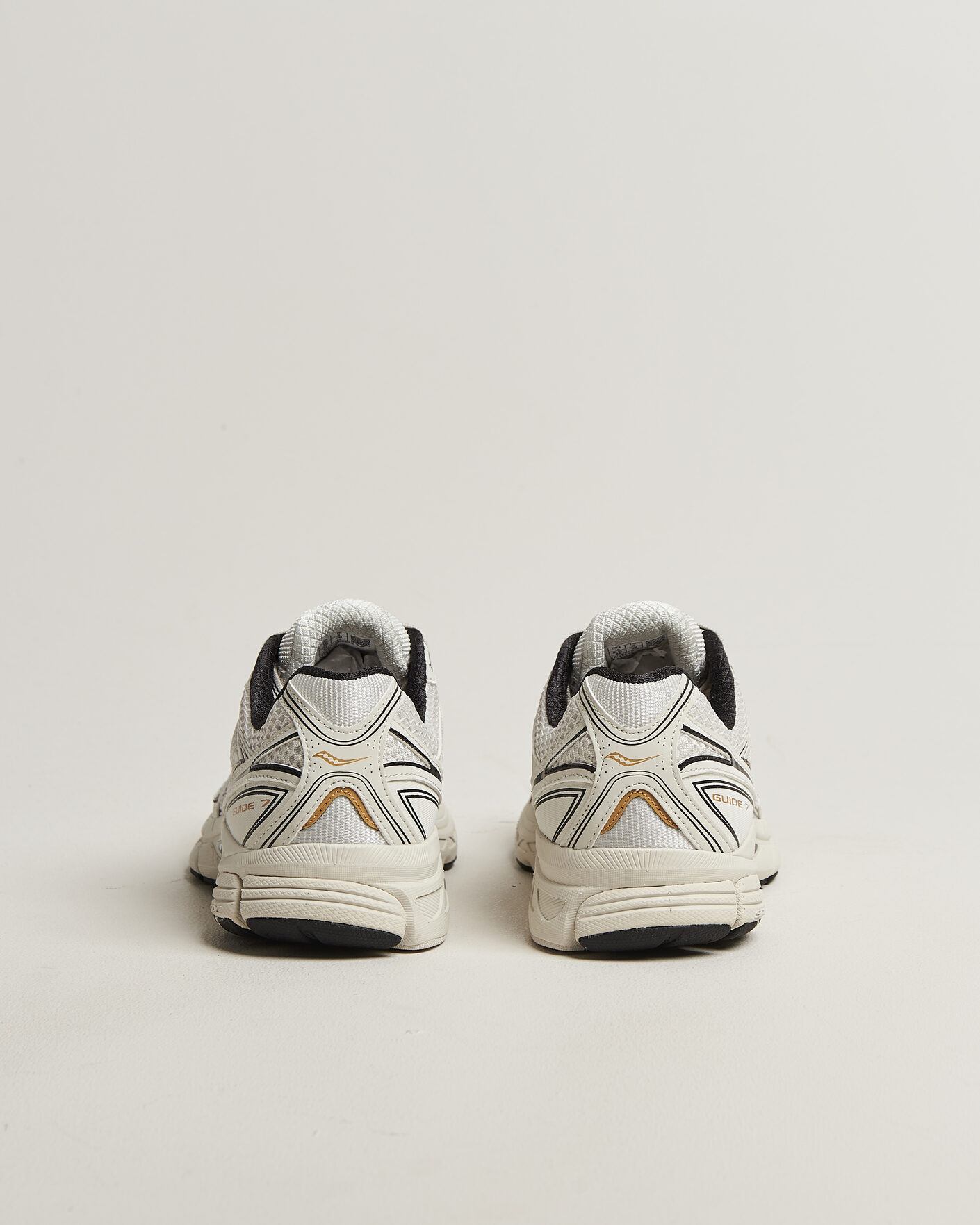 Homme | Baskets | Saucony | Guide 7 Running Sneaker Onyx/Gold