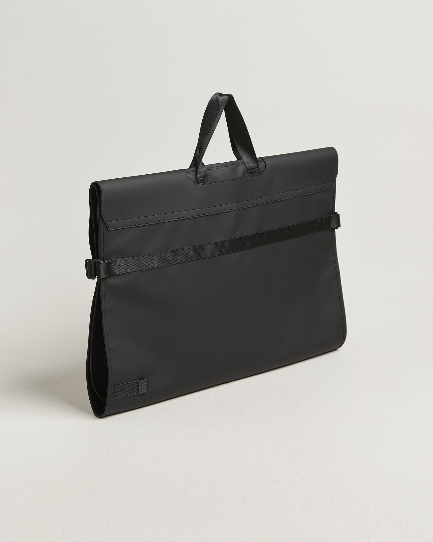 Homme | RAINS OTG Suit Bag Black | RAINS | OTG Suit Bag Black