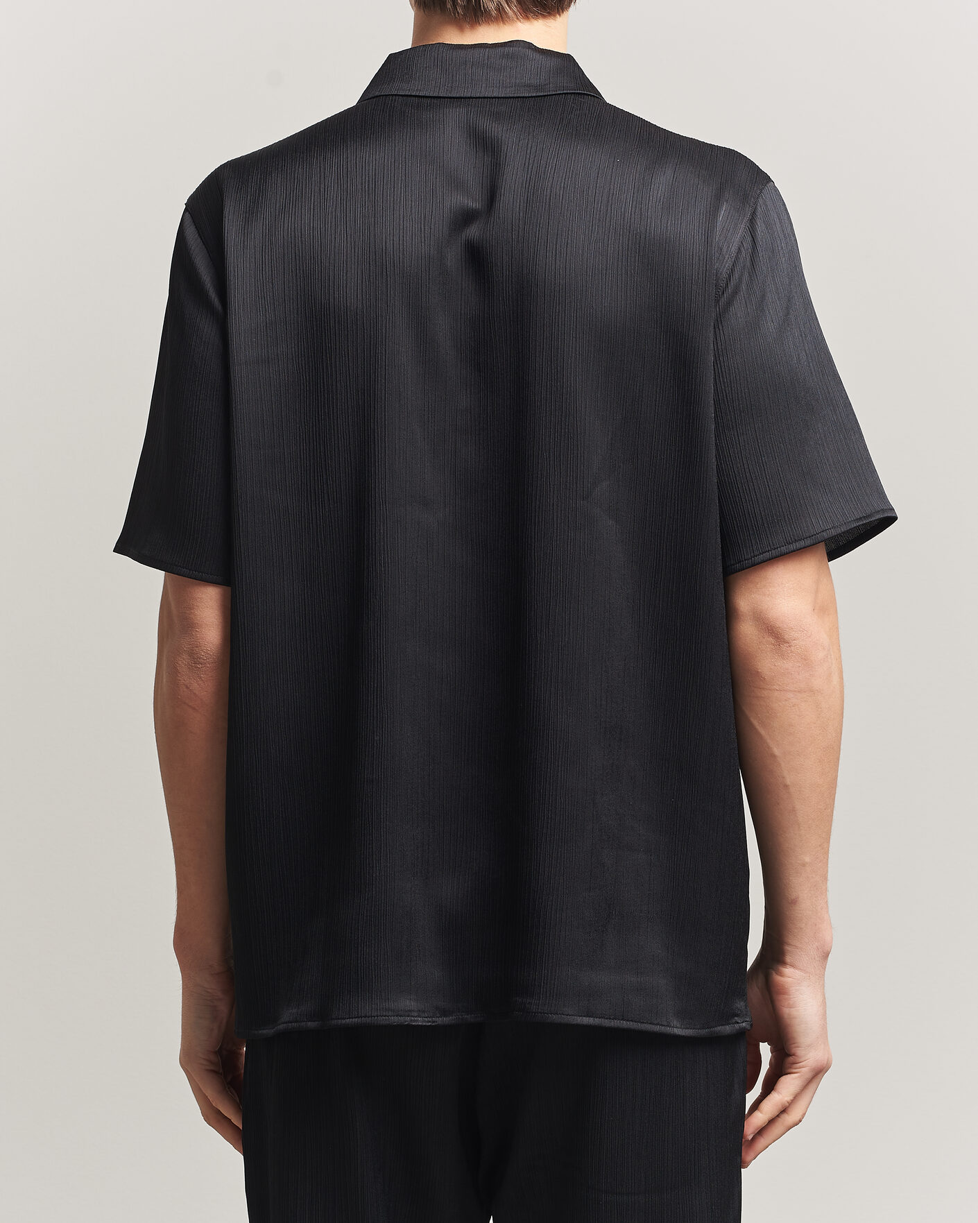 Homme | Chemises | LES DEUX | Hector Plissé Short Sleeve Shirt Black