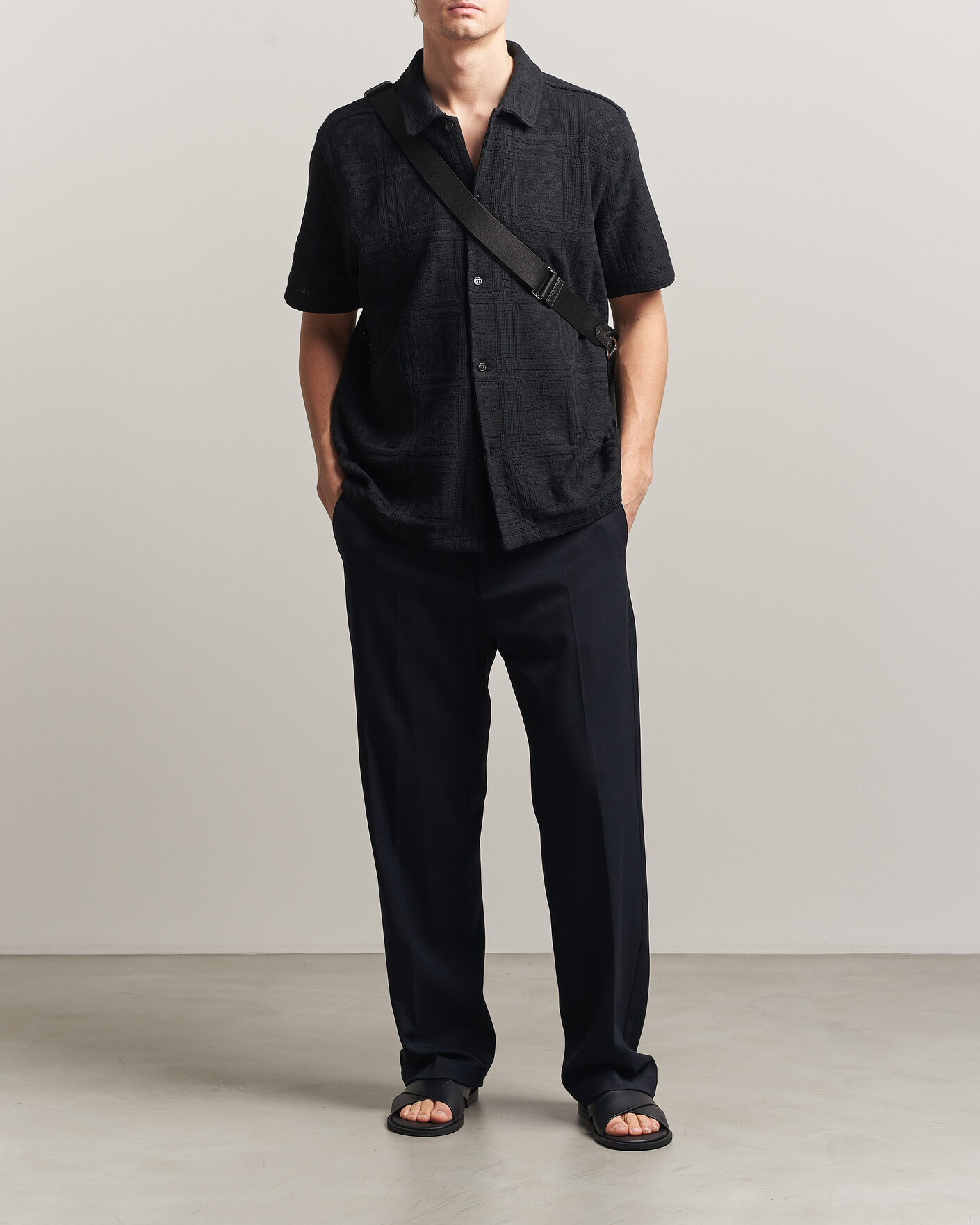 Homme | Chemises | LES DEUX | Hector Pointelle Short Sleeve Shirt Black