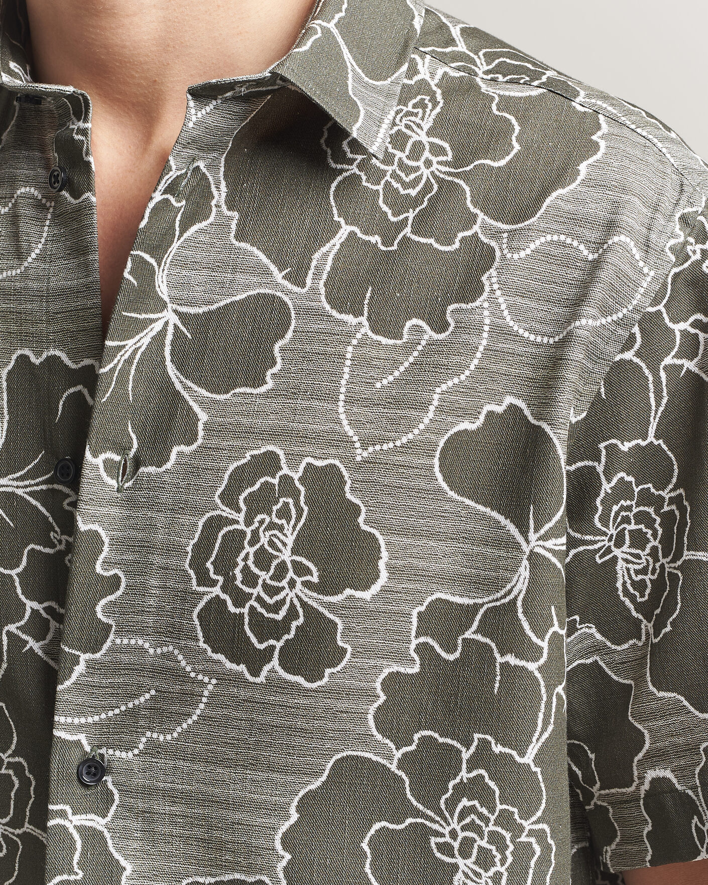 Homme | Chemises | LES DEUX | Charlie Poppy AOP Short Sleeve Shirt Olive Night