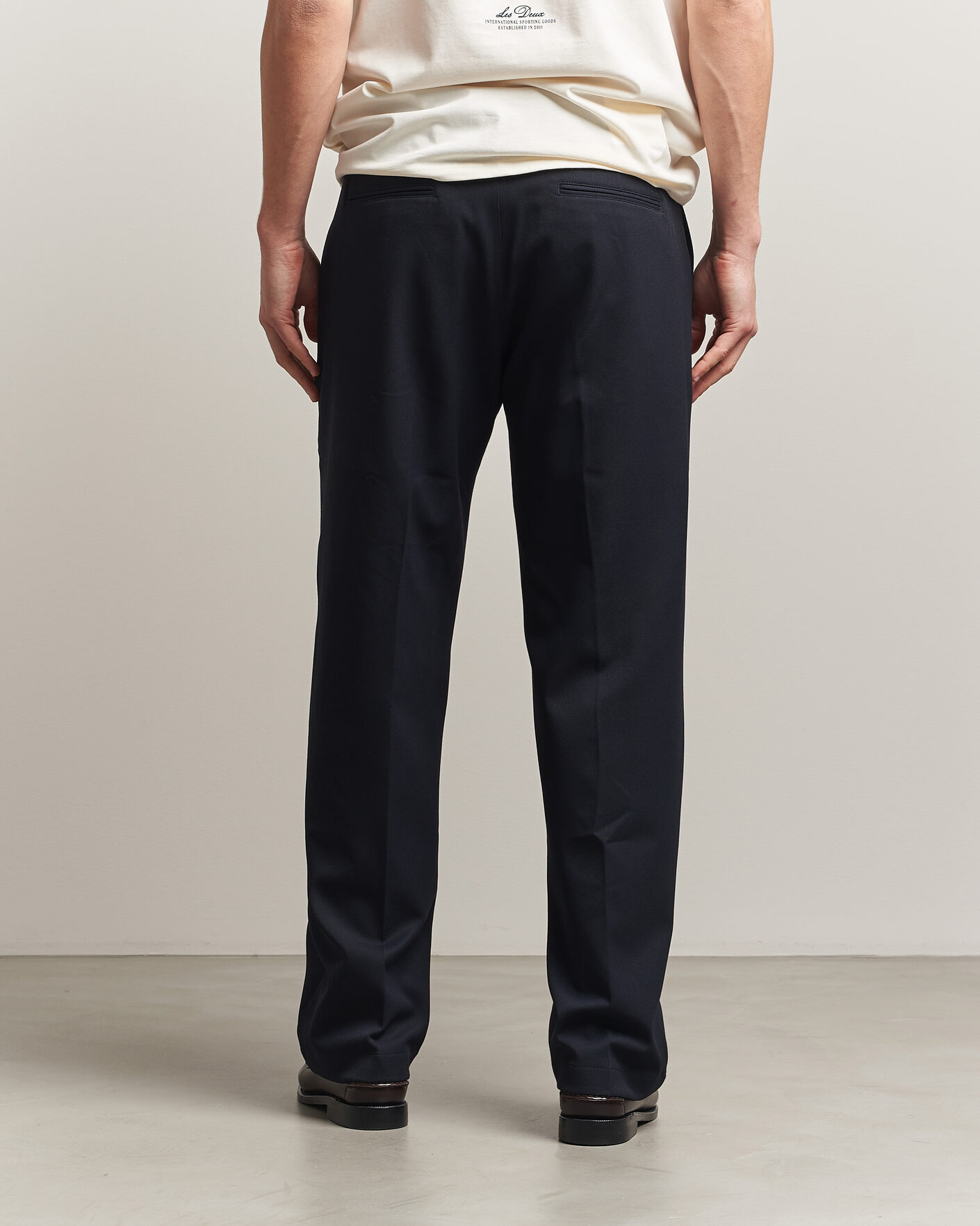 Homme | Pantalons | LES DEUX | Como Solid Slack Pants Dark Navy