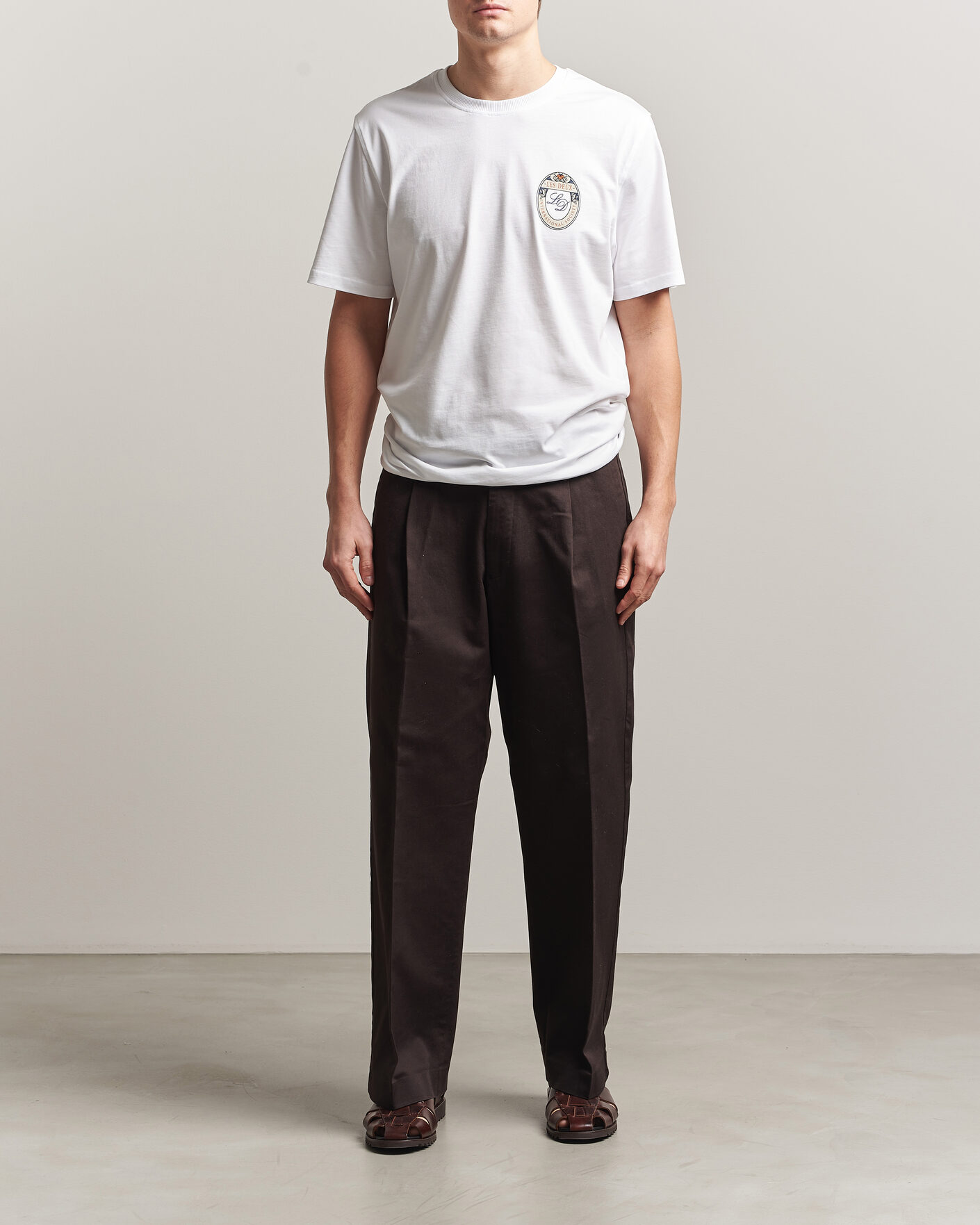 Homme | T-shirts | LES DEUX | Brday Emblem T-Shirt White
