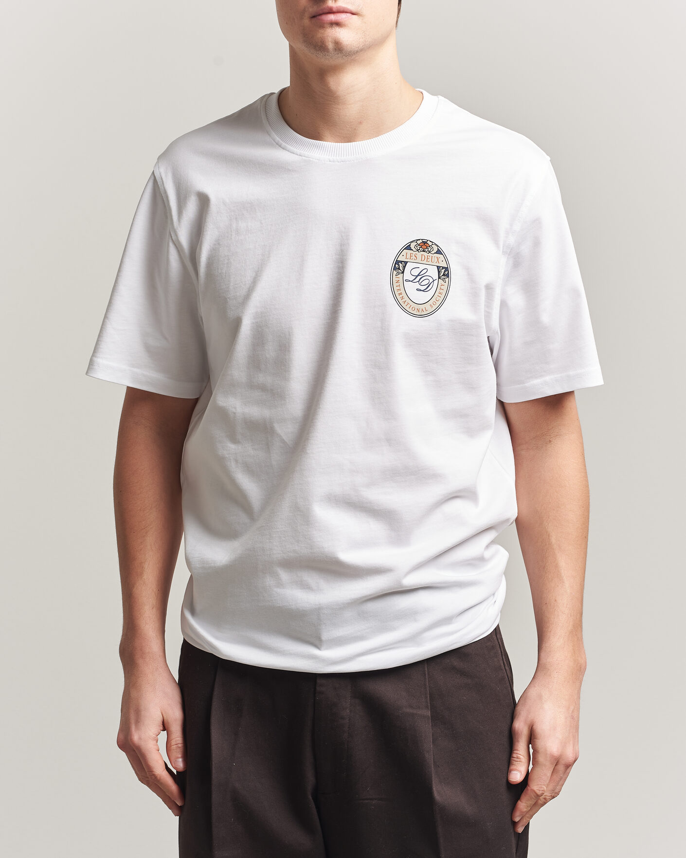 Homme | T-shirts | LES DEUX | Brday Emblem T-Shirt White