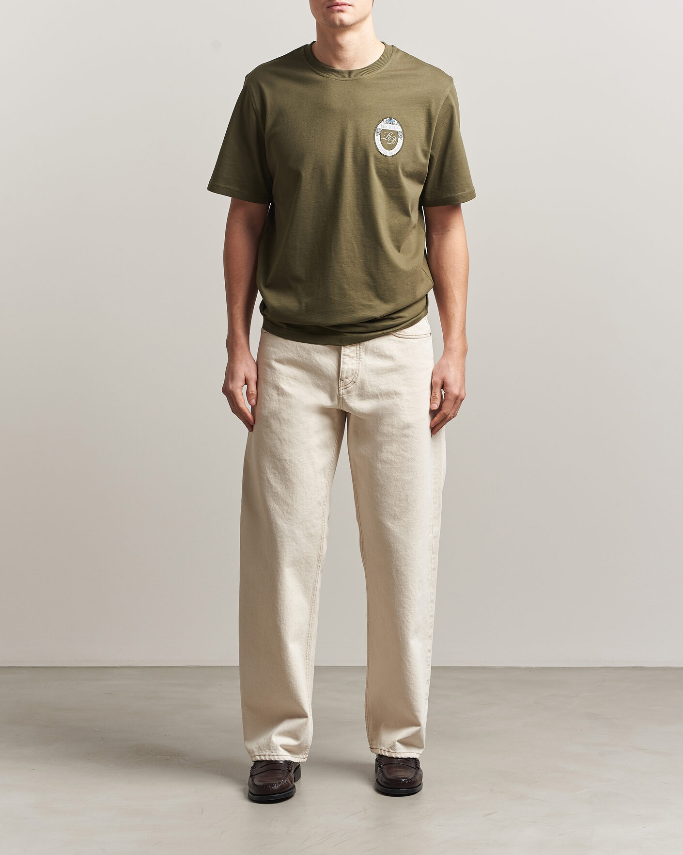 Homme | T-shirts | LES DEUX | Brday Emblem T-Shirt Olive Night Green