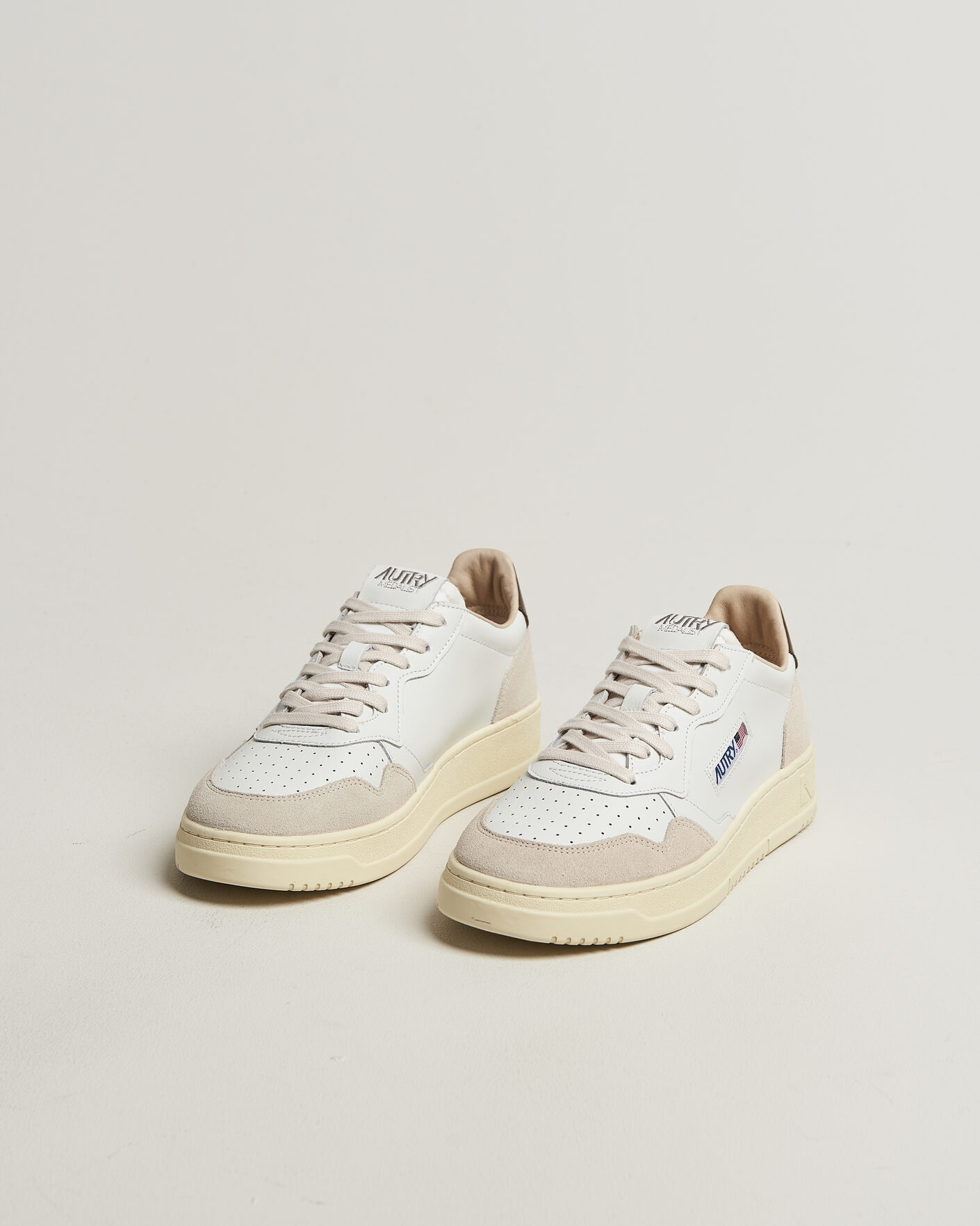 Homme | Baskets | Autry | Medalist Low Sneaker White/Teak
