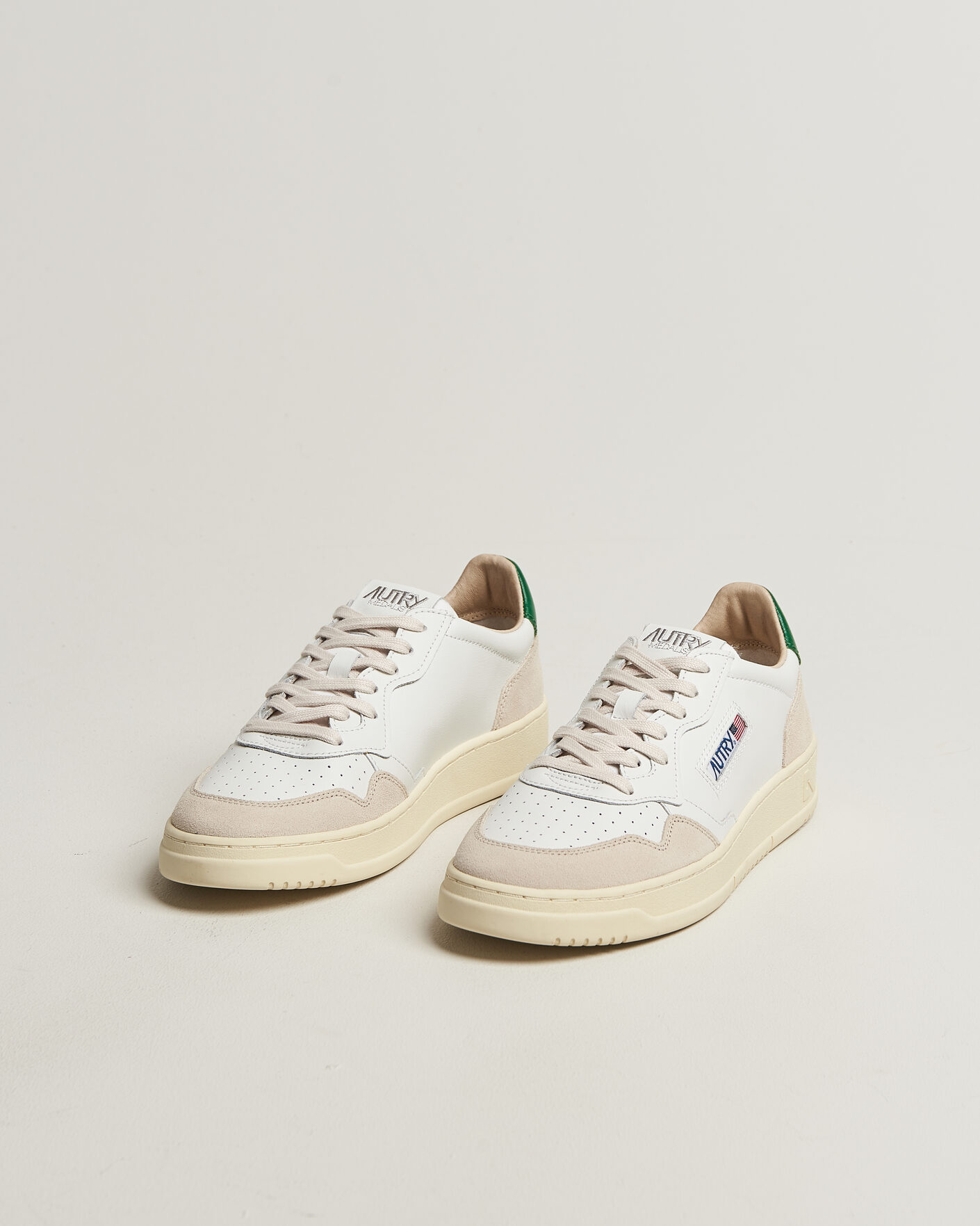 Homme | Baskets | Autry | Medalist Low Leather/Suede Sneaker White/Amazon