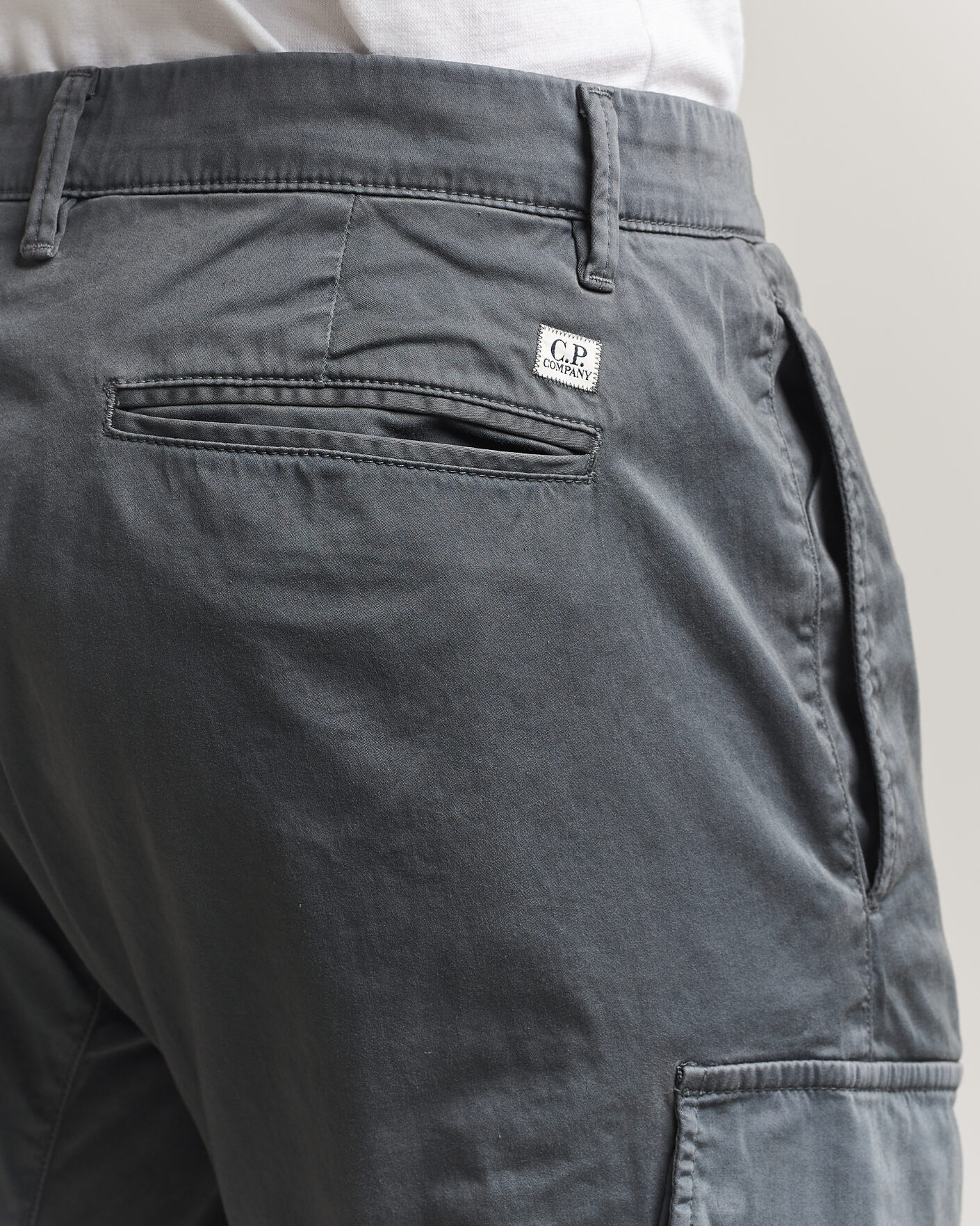 Homme | Pantalons | C.P. Company | Satin Stretch Cargo Pants Dark Grey