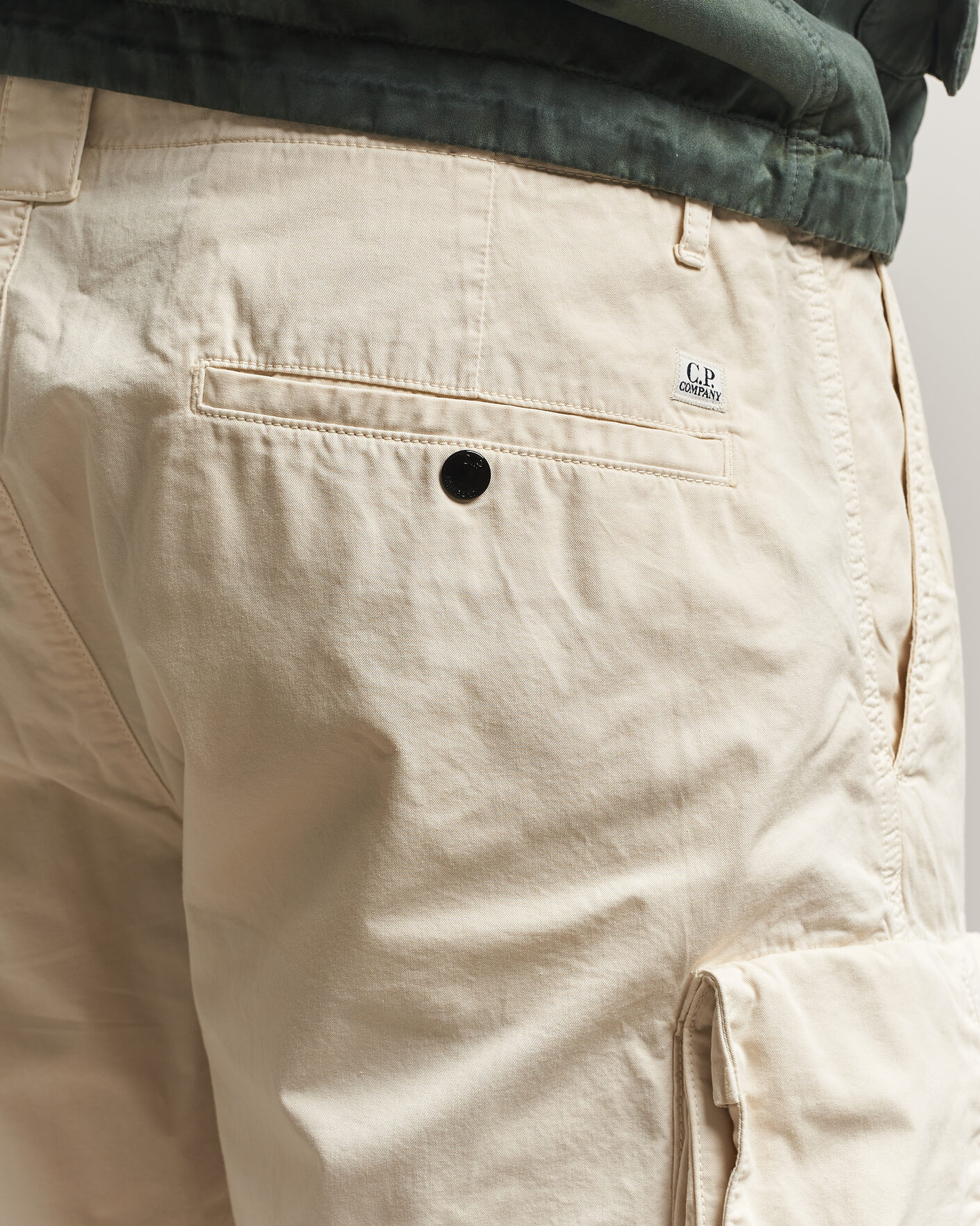 Homme | Shorts | C.P. Company | Cotton Gabardine Cargo Shorts Cream