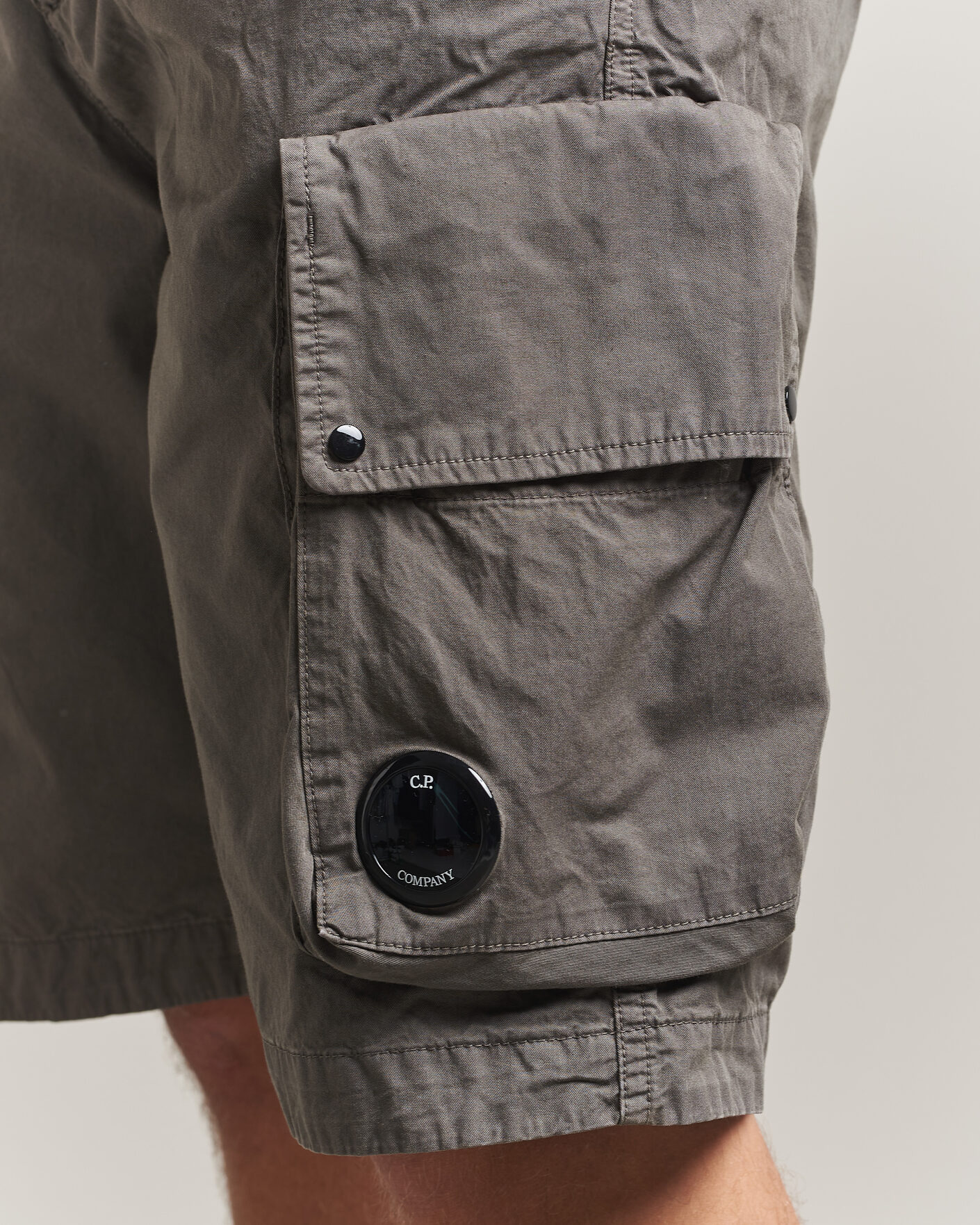 Homme | Shorts | C.P. Company | Cotton Gabardine Cargo Shorts Washed Black
