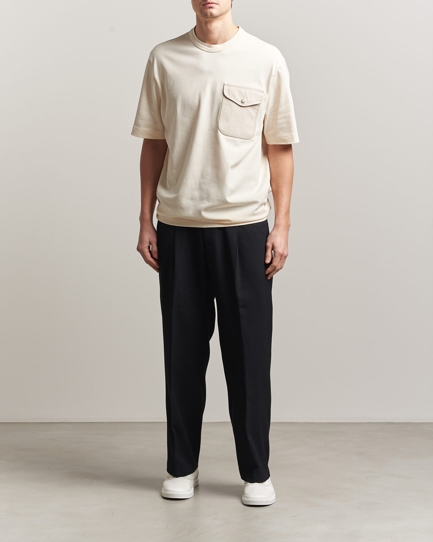 Homme | T-shirts | Moncler | Oversize Pocket T-Shirt Off White