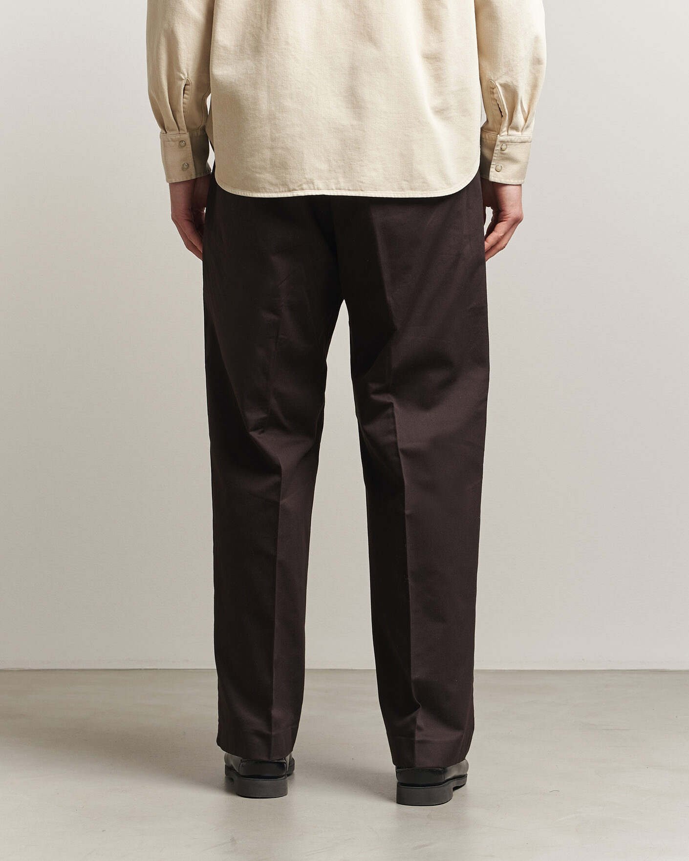Homme | Pantalons | NN07 | Kay Cotton Pleated Trousers Deep Truffle