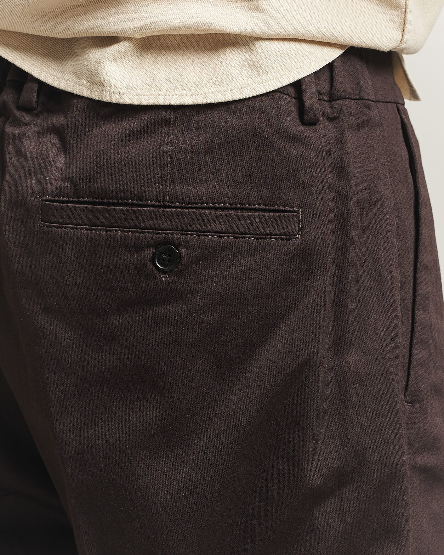 Homme | Pantalons | NN07 | Kay Cotton Pleated Trousers Deep Truffle