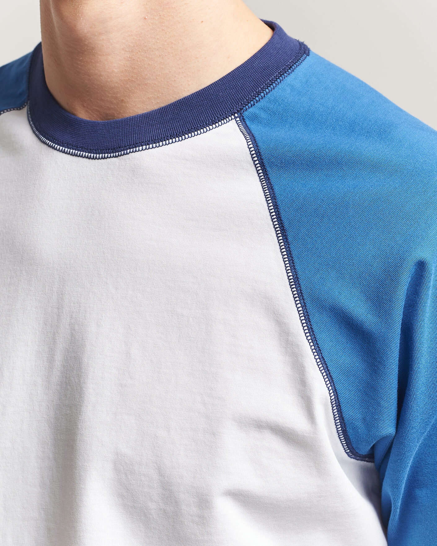 Homme | T-shirts | Drake's | Two Tone Raglan T-Shirt White/Blue