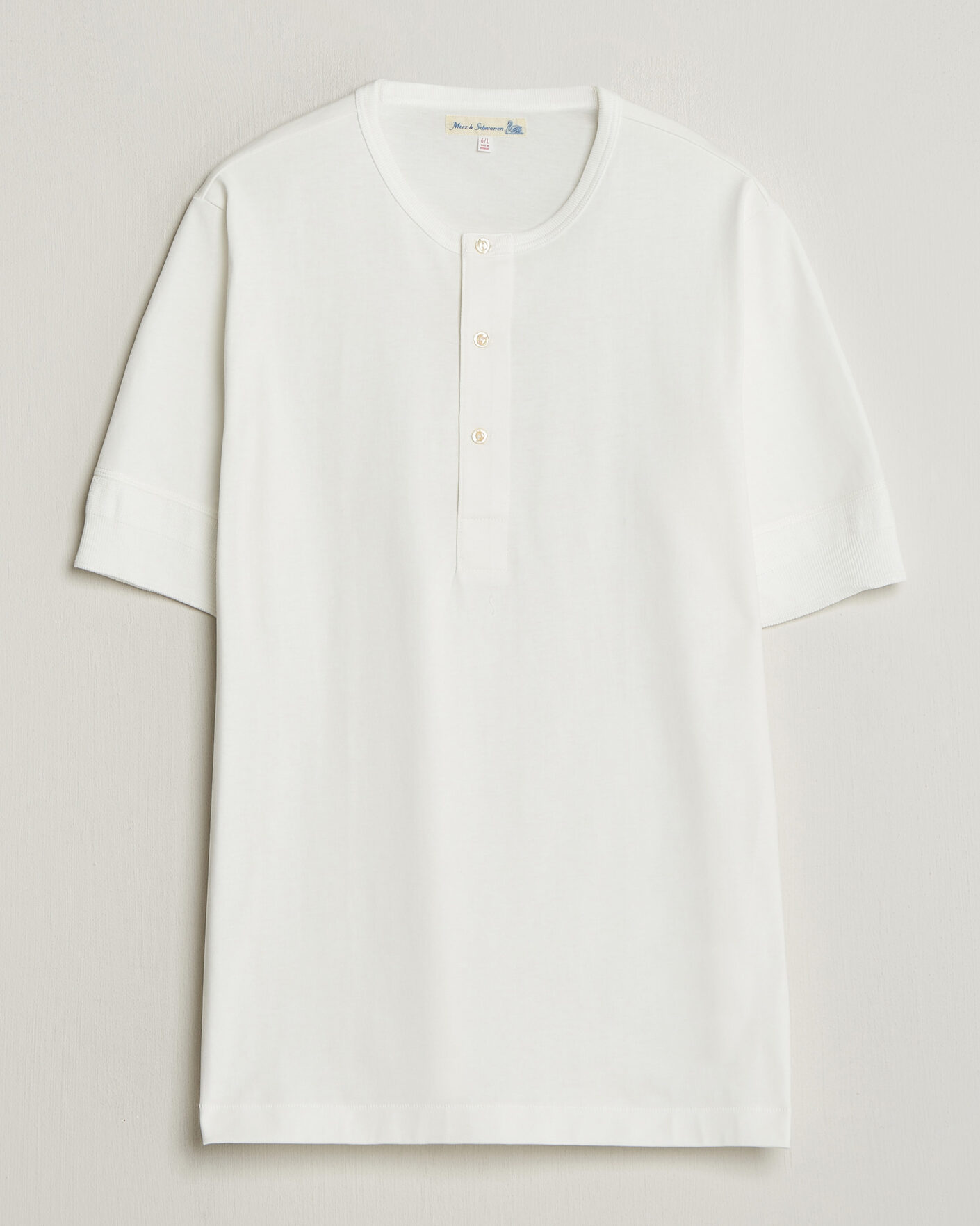 Homme | T-shirts | Merz b. Schwanen | Classic Organic Cotton Short Sleeve Henley White