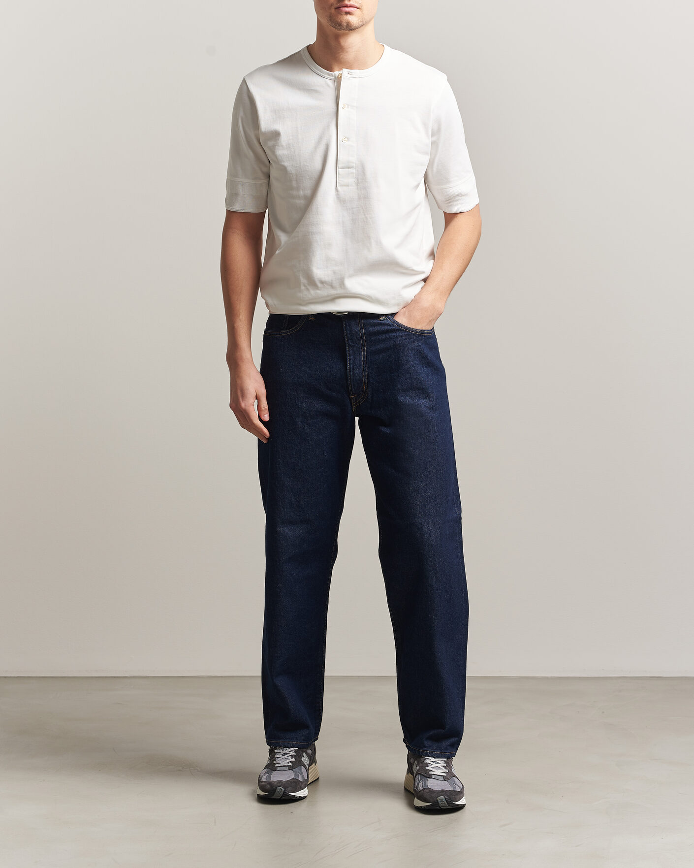 Homme | T-shirts | Merz b. Schwanen | Classic Organic Cotton Short Sleeve Henley White