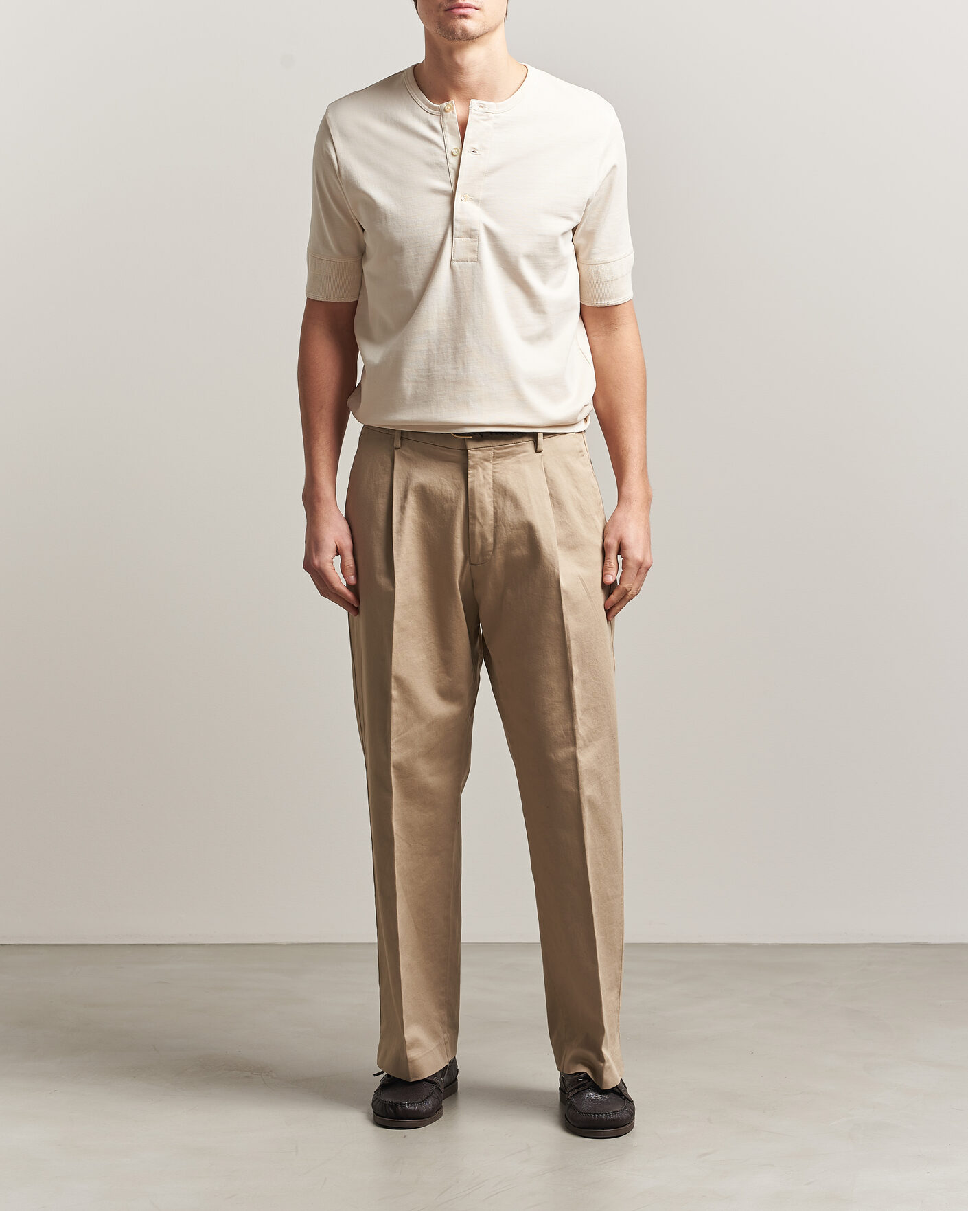 Homme | T-shirts | Merz b. Schwanen | Classic Organic Cotton Short Sleeve Henley Nature