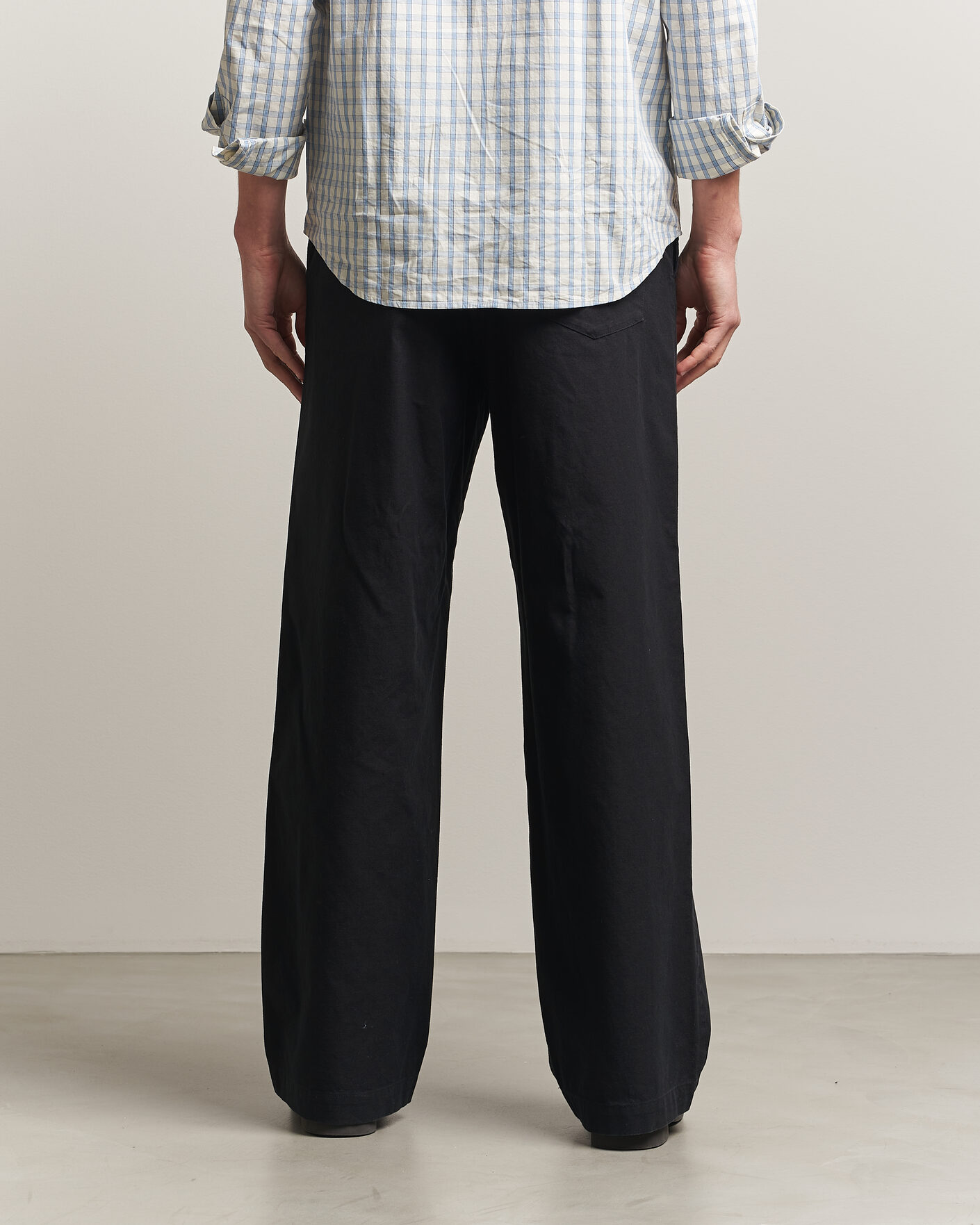 Homme | Pantalons | A.P.C. | Lou Cotton/Linen Drawstring Trousers Faded Black