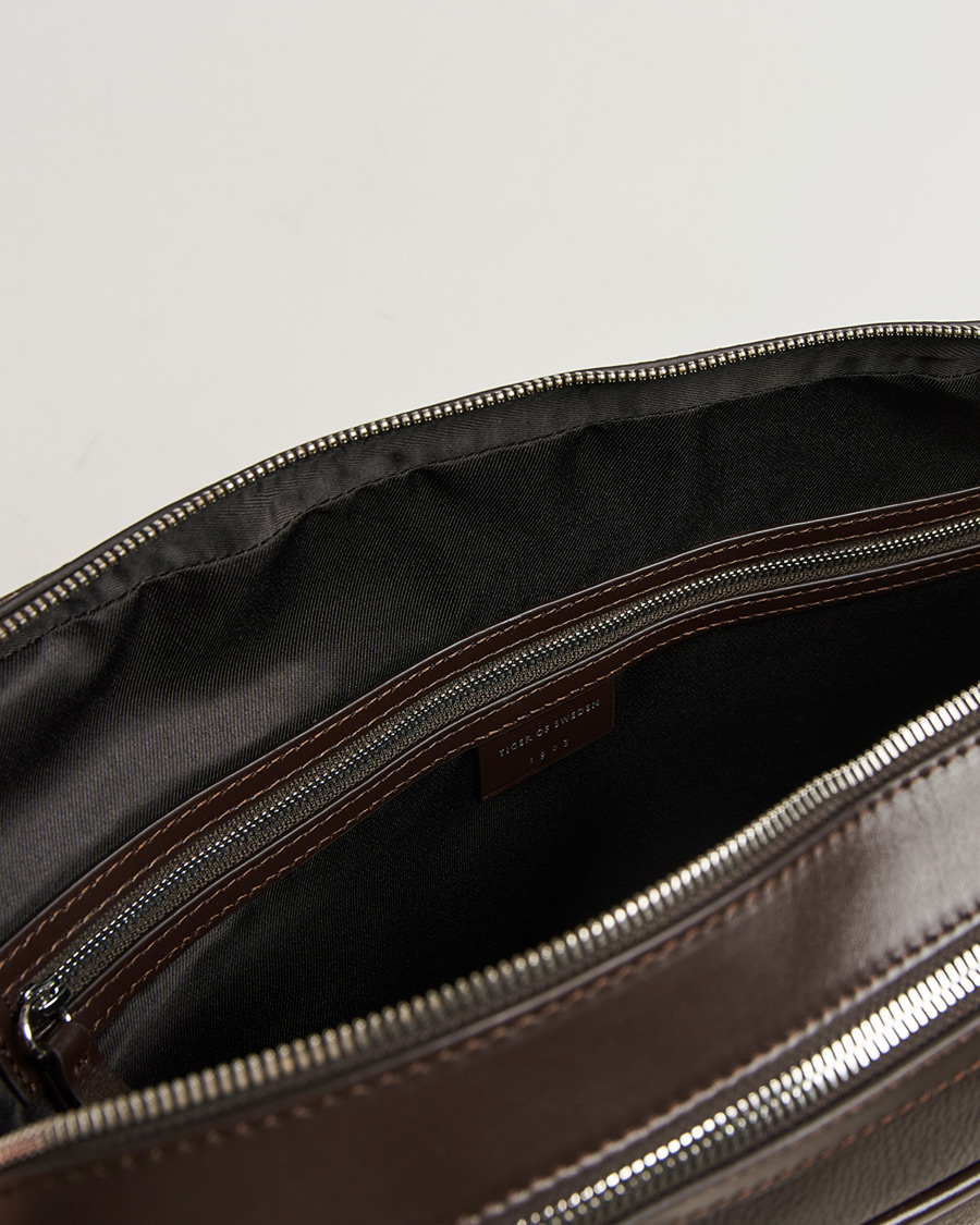 Homme | Sacs | Tiger of Sweden | Burin Grained Leather Briefcase Dark Brown