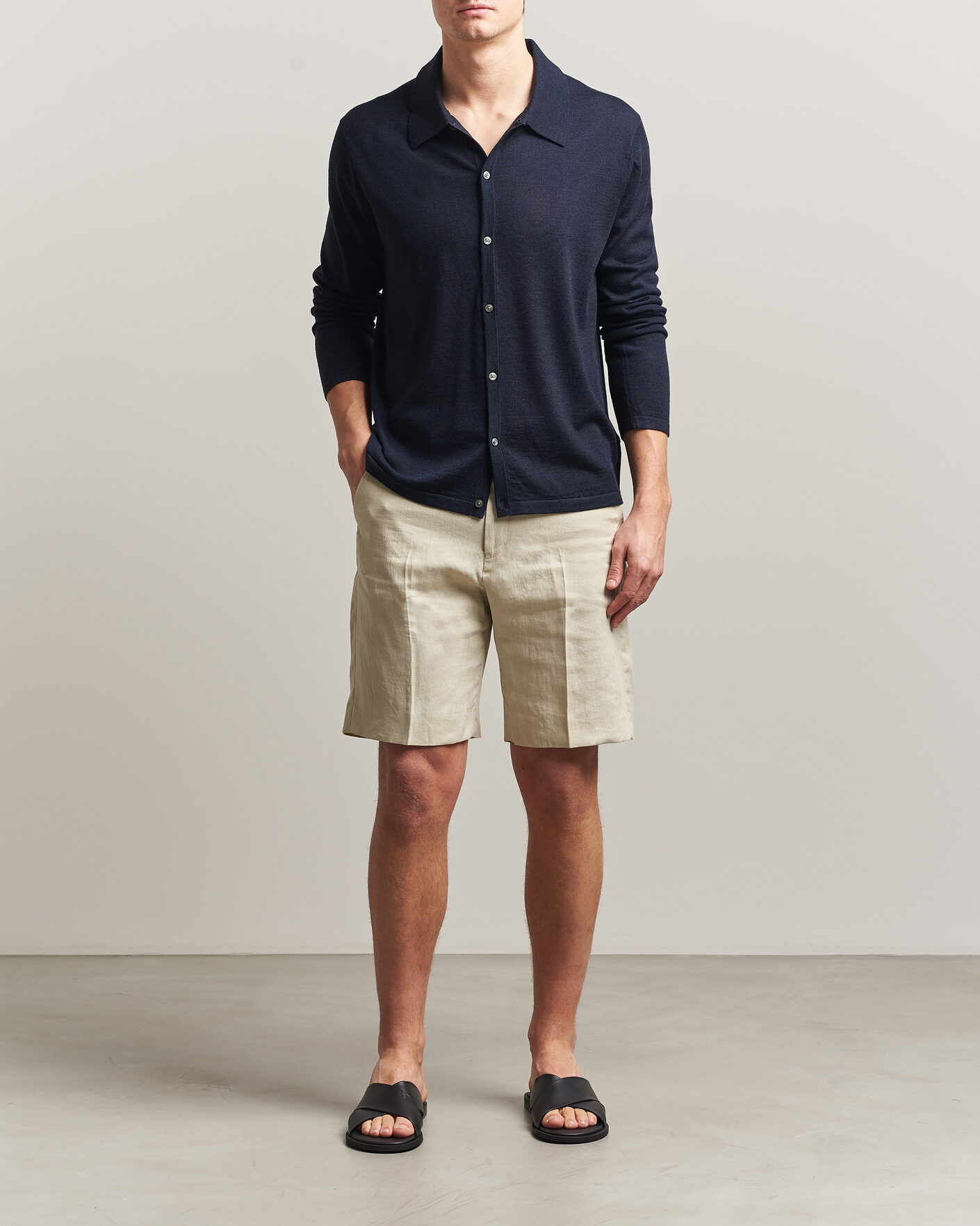 Homme | Shorts | Tiger of Sweden | Troy Pleated Linen Shorts Cream Sand
