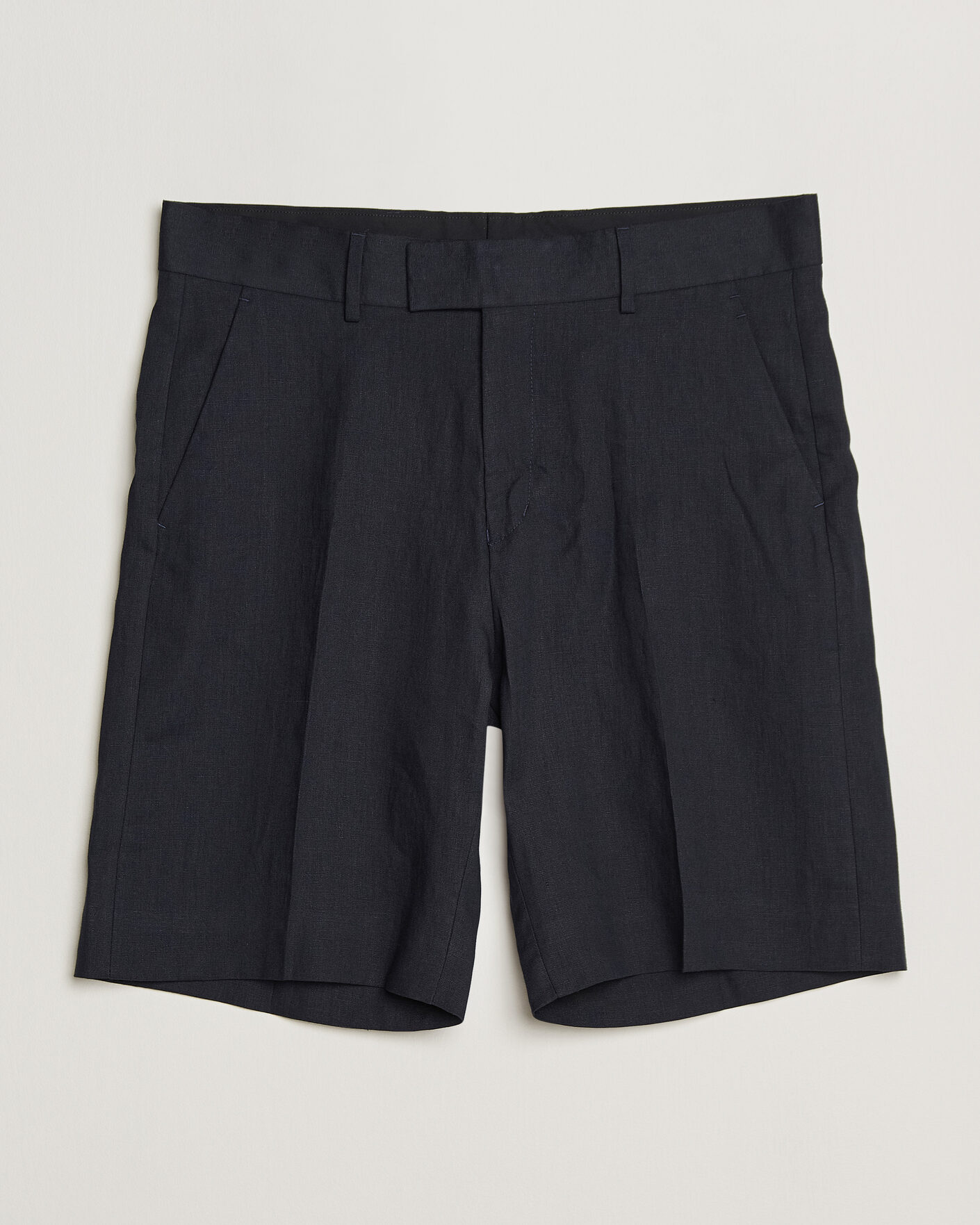 Homme | Shorts | Tiger of Sweden | Troy Pleated Linen Shorts Midnight Blue