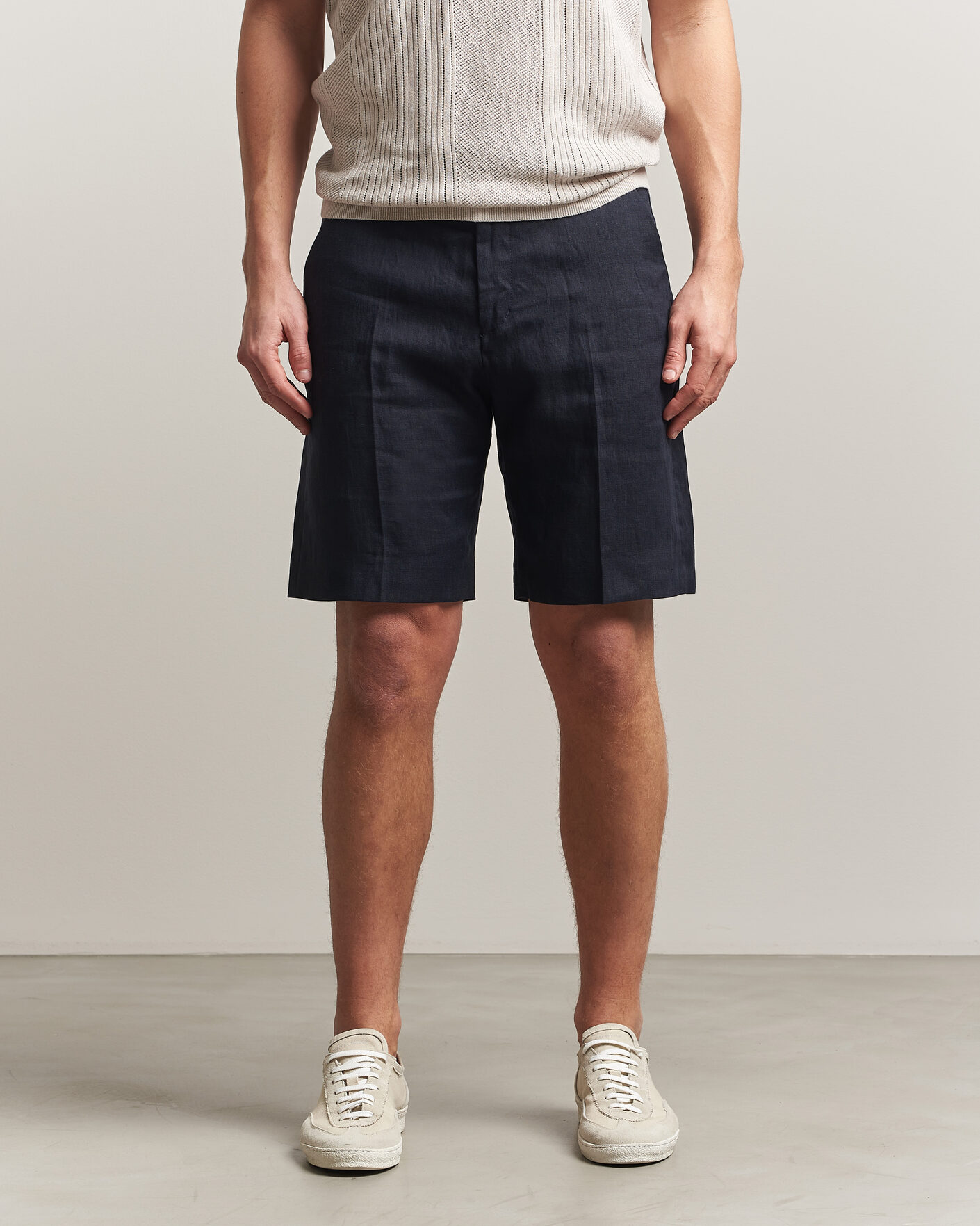 Homme | Shorts | Tiger of Sweden | Troy Pleated Linen Shorts Midnight Blue